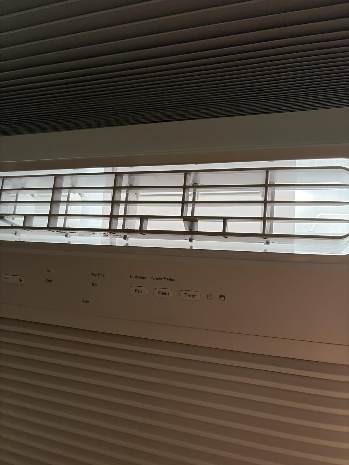 Frigidaire 8,000 BTU Smart Window Air Conditioner with Wi-Fi, Cools Up to 350 Sq. Ft., Remote Control, Quiet Operation, Eco Mode, 3 Fan Speeds, White customer photo 2