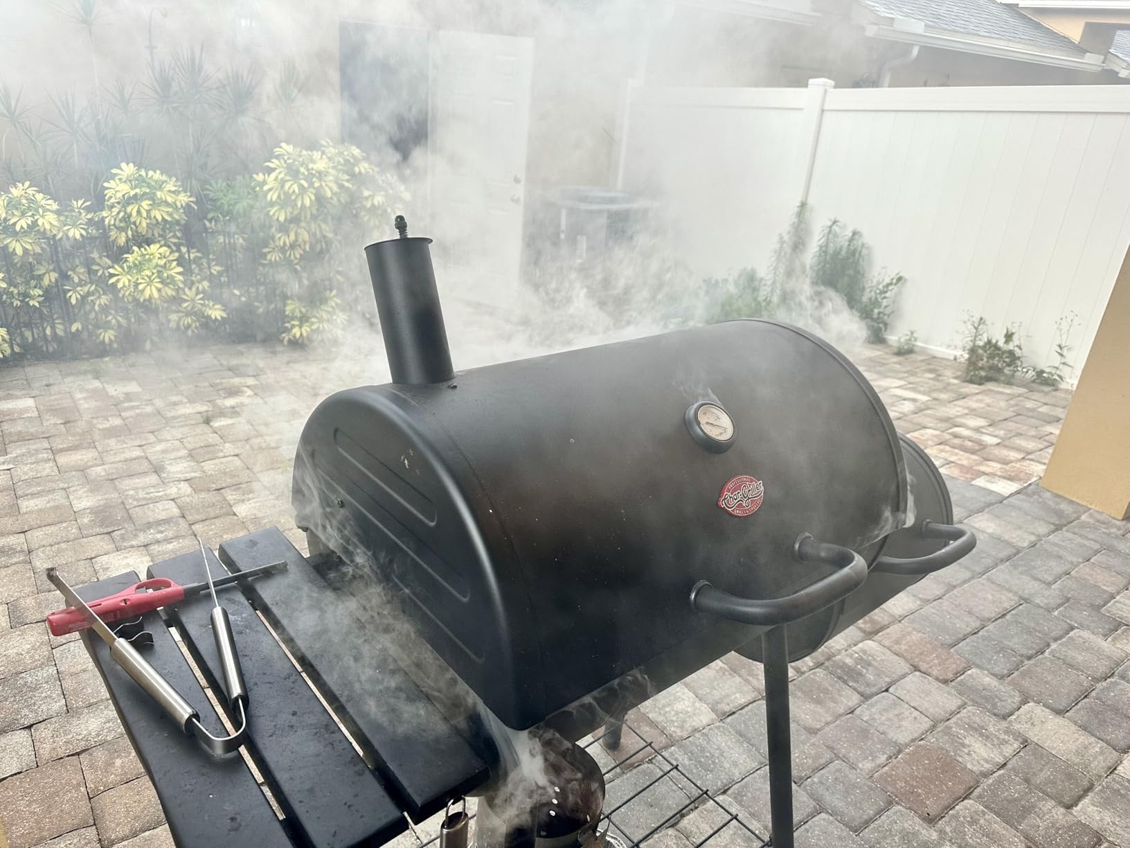 Char-Griller Smokin Pro Charcoal Grill and Offset Smoker with Side Fire Box, Dual Damper Control, Chrome Plated Steel Warming Rack, 1,130 Cooking Square Inches in Black customer photo 2
