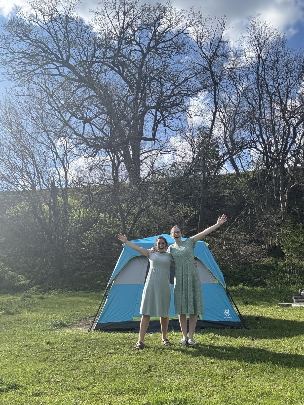 EVER ADVANCED 6 Person Camping Tent, Blackout Design Tent for Camping Instant Cabin Tents for Family with Rainfly, 60s Easy Setup customer photo 1