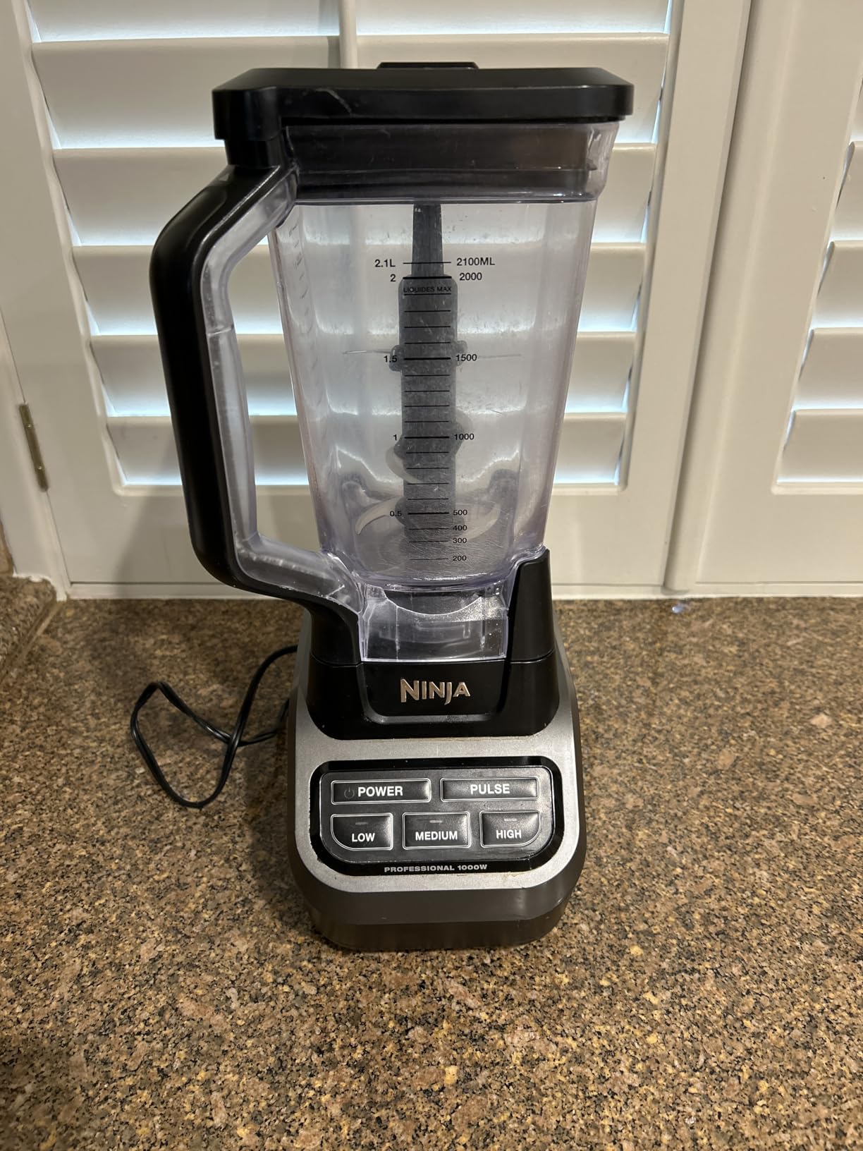 Ninja Professional Blender 2.0 | Smoothie Maker, Drink Mixer, Grinder, Ice Crusher | Total Crushing Technology, Auto-iQ Program, 1200W Power, XL 72-oz. Pitcher | Dark Grey | BR201AMZ customer photo 1