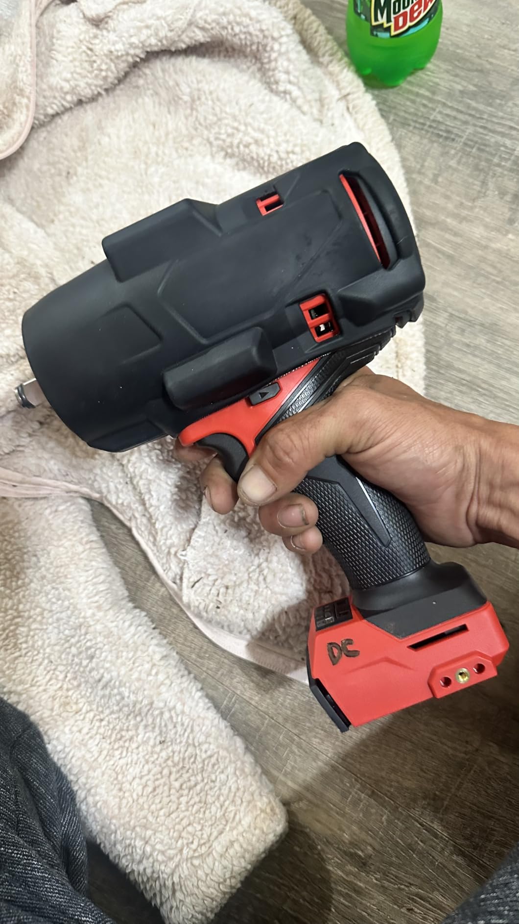 Milwaukee Electric - M18 Fuel 1/2 HIGH Torque Impact Wrench W/FRICTI customer photo 2