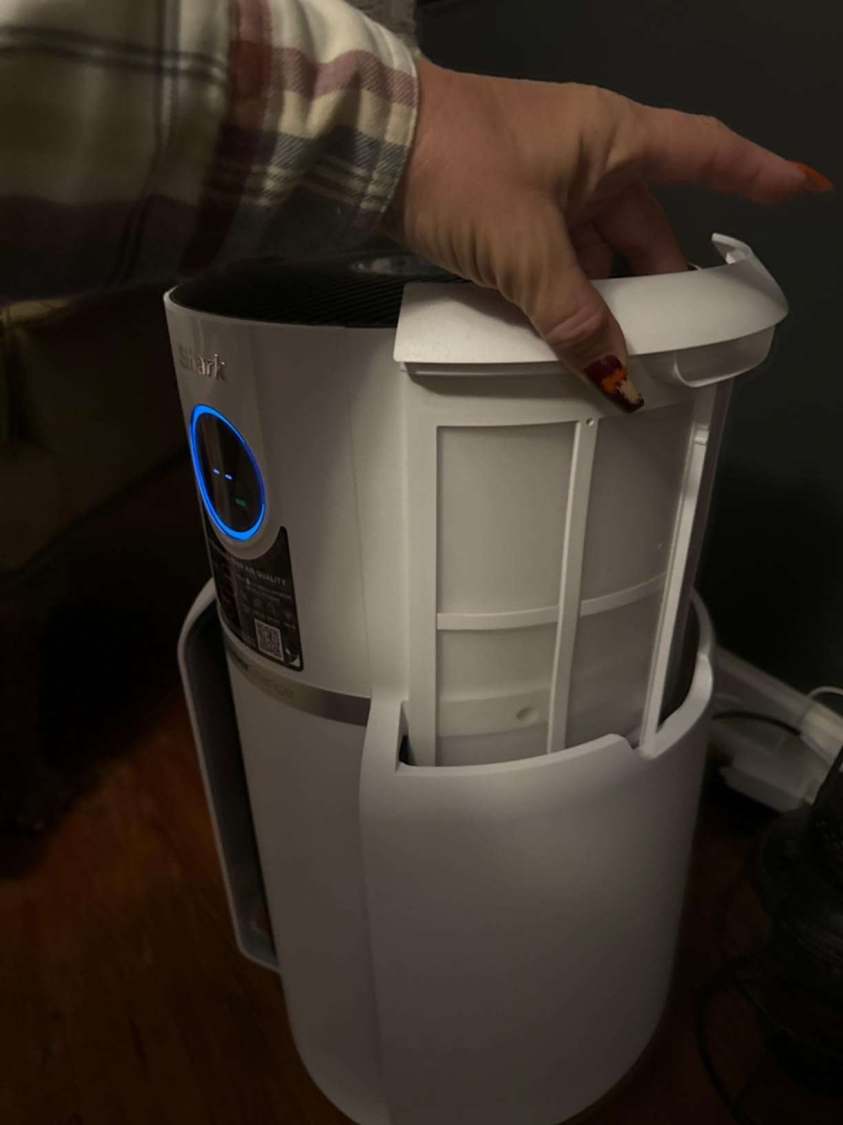 Shark Air Purifier for Home, NeverChange, Large Room, HEPA-Exceeding Filter, Captures Pet Dander, Dust, Odor, Smoke, HP152, Charcoal customer photo 1