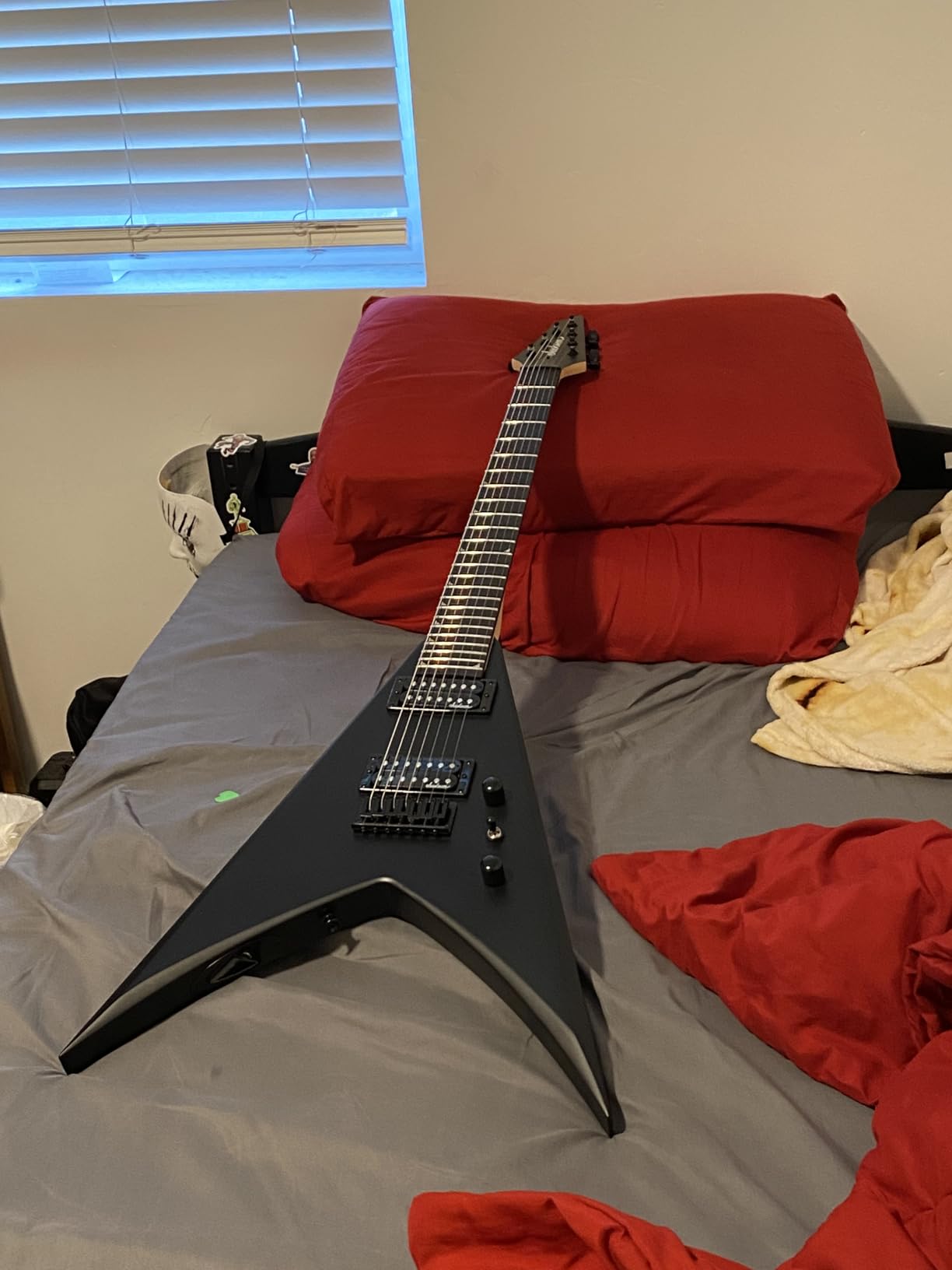 Jackson King V JS22 HT 7-string Electric Guitar - Satin Black customer photo 2