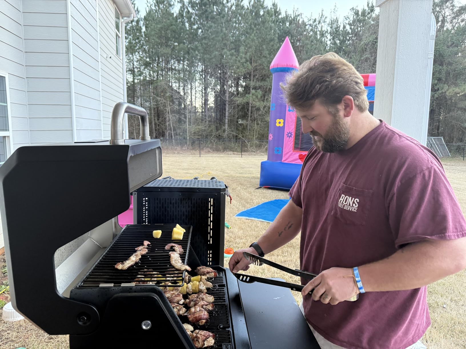 Masterbuilt Gravity Series 600 Smoker Grill - Digital Charcoal Grill, WiFi Technology, GravityFed Charcoal Hopper, 600 Cooking Sq. Inches (MB20041023) customer photo 1