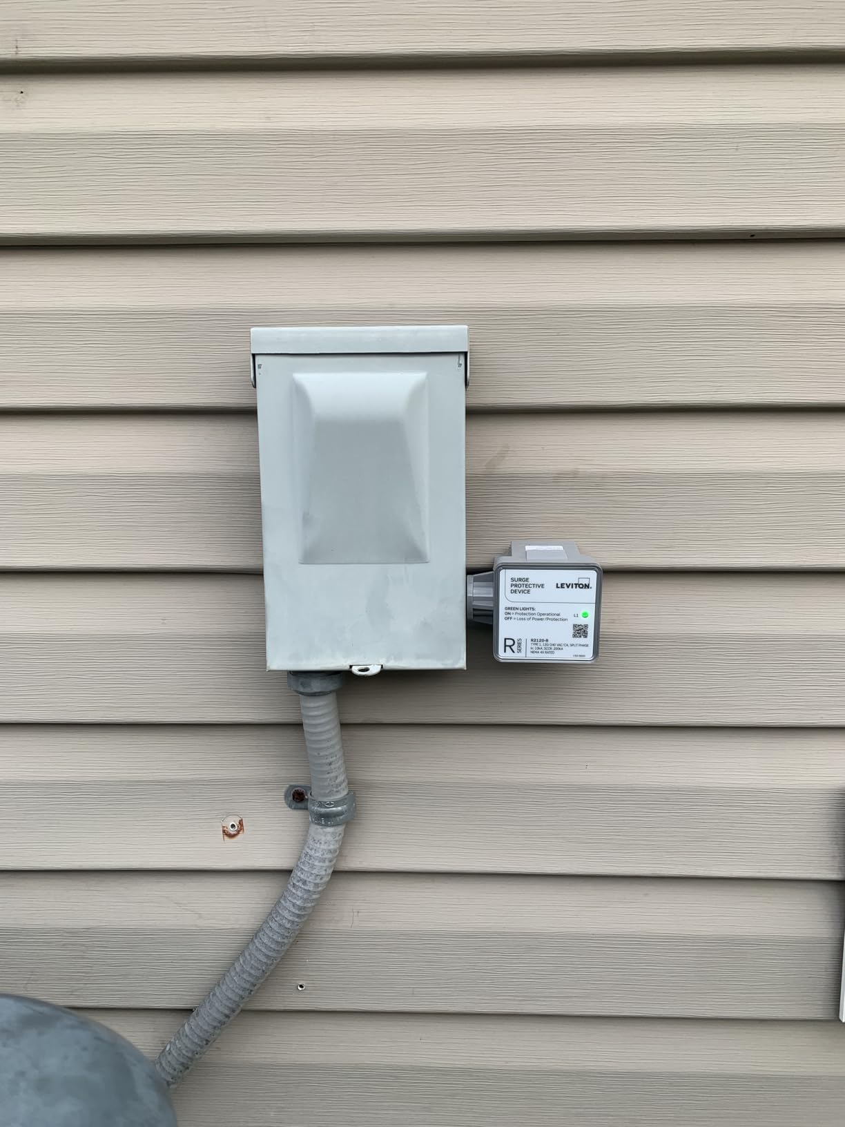 Leviton Type 1 Surge Protective Panel, Residential Home Surge Protection, 120/240 VAC, Split Phase, 36kA per Phase, R2120-B SPD customer photo 2