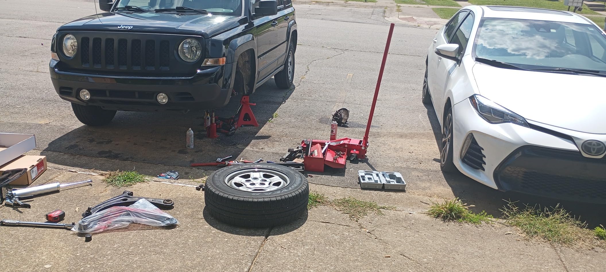 DNA Motoring Low Profile Hydraulic Trolley Service/Floor Jack, 3 Ton (6000 lbs) Capacity customer photo 1
