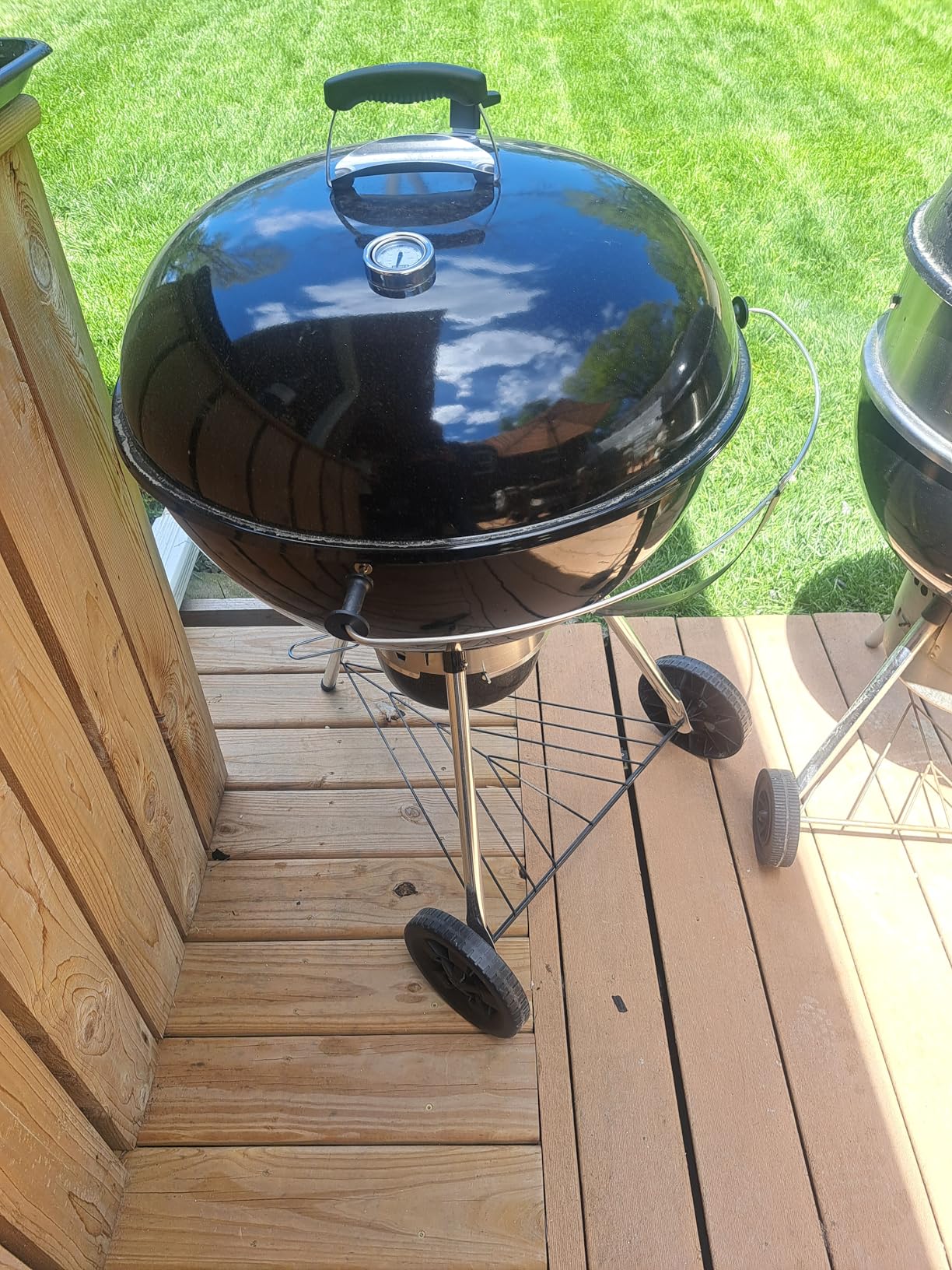 Weber Master-Touch Charcoal Grill, 26-Inch, Black - Premium Outdoor BBQ Grill with Tuck-Away Lid Holder & One‑Touch™ Cleaning System, Porcelain‑Enameled Kettle customer photo 1