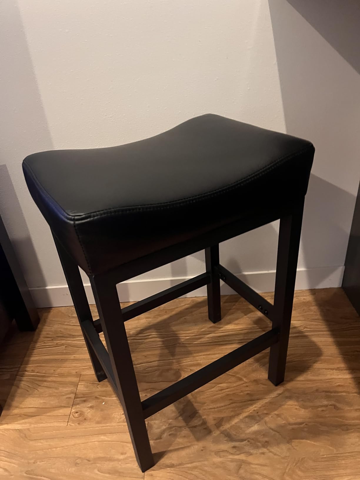 Raynesys Counter Height Bar Stools Set of 2, 24 Inch Barstools for Kitchen Island Counter, Bonded Leather Kitchen Stools with Thick Saddle Seats & Heavy Duty Metal Base, Easy Assembly, All Black customer photo 2