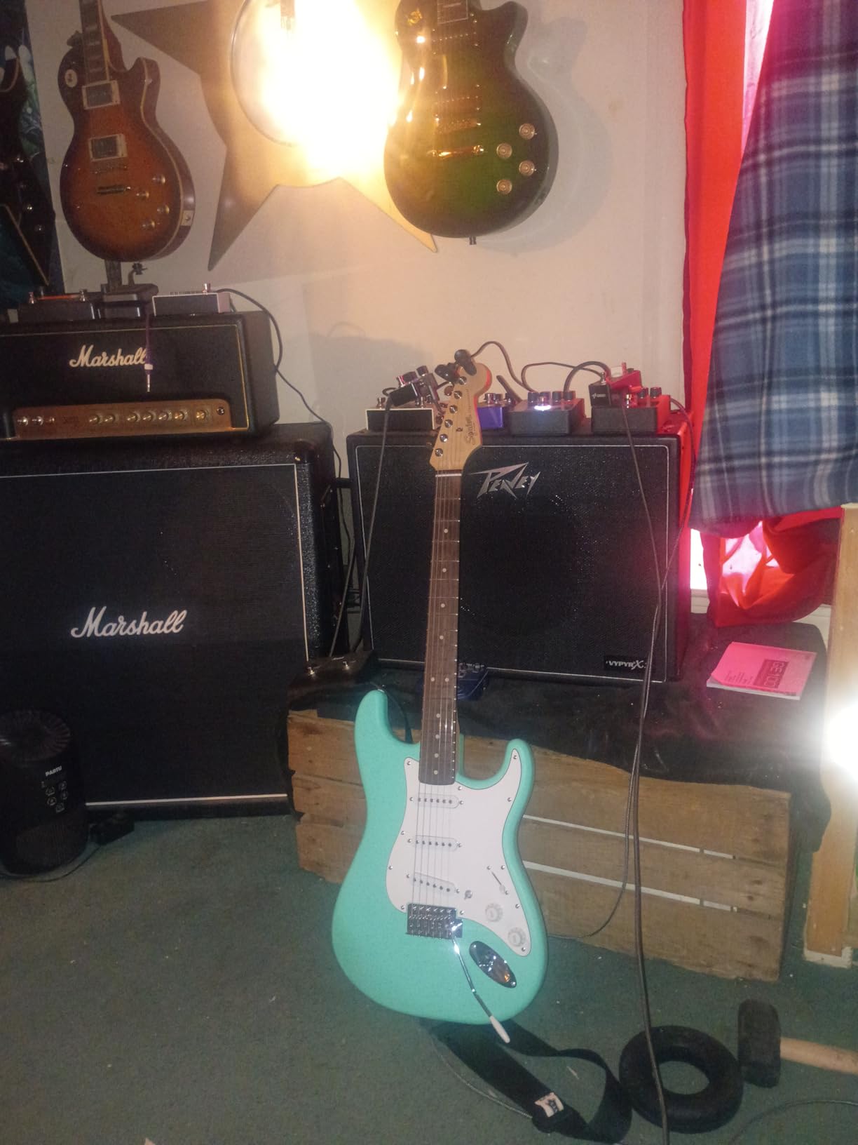 Fender Squier Debut Series Stratocaster Electric Guitar, Beginner Guitar, with 2-Year Warranty, Includes Free Lessons, Black with Matte Finish customer photo 1