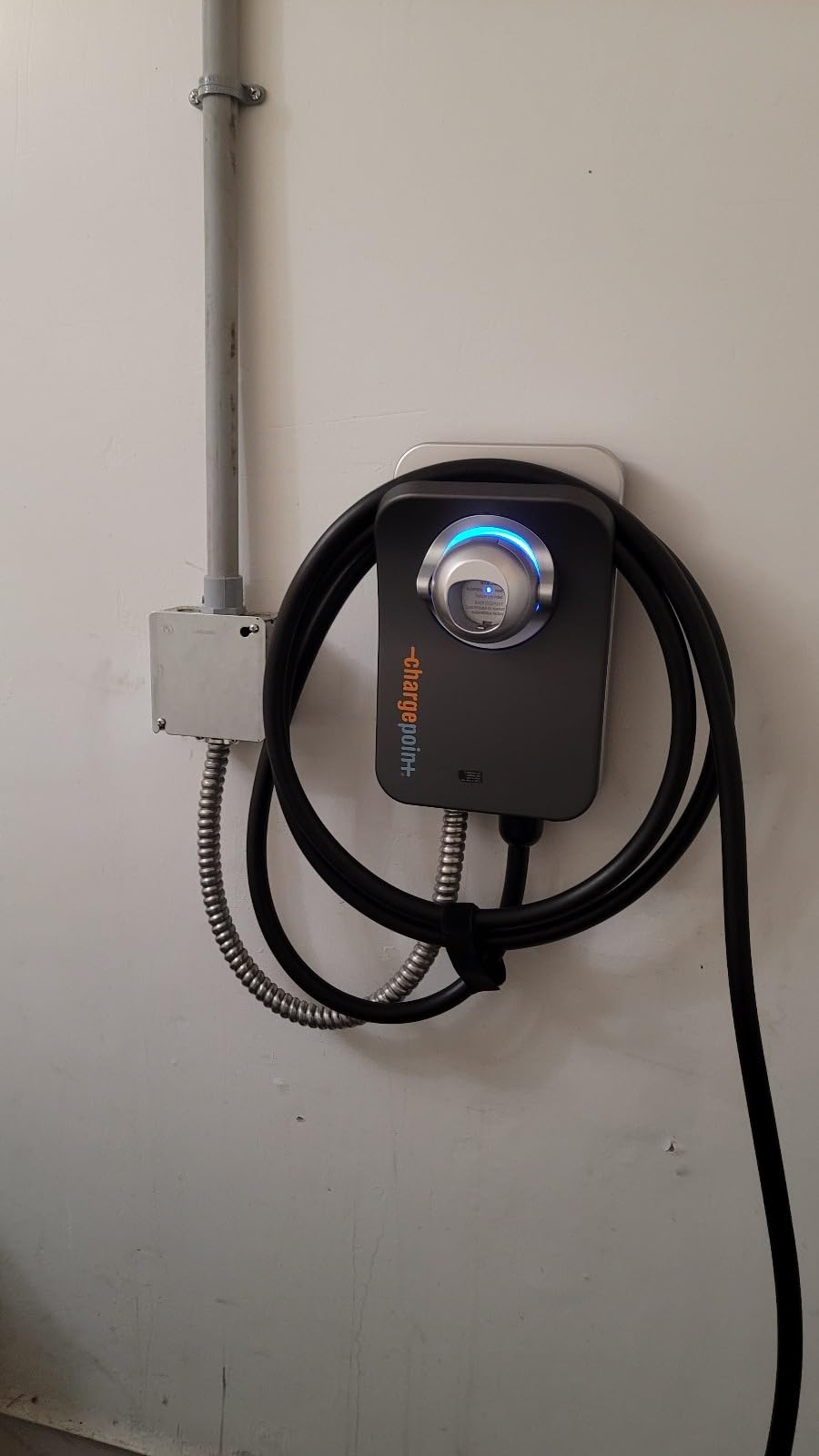 ChargePoint HomeFlex Level 2 EV Charger, Hardwired NACS Charging Station - Tesla Compatible, Fast Charge Solution for Electric Vehicles customer photo 2