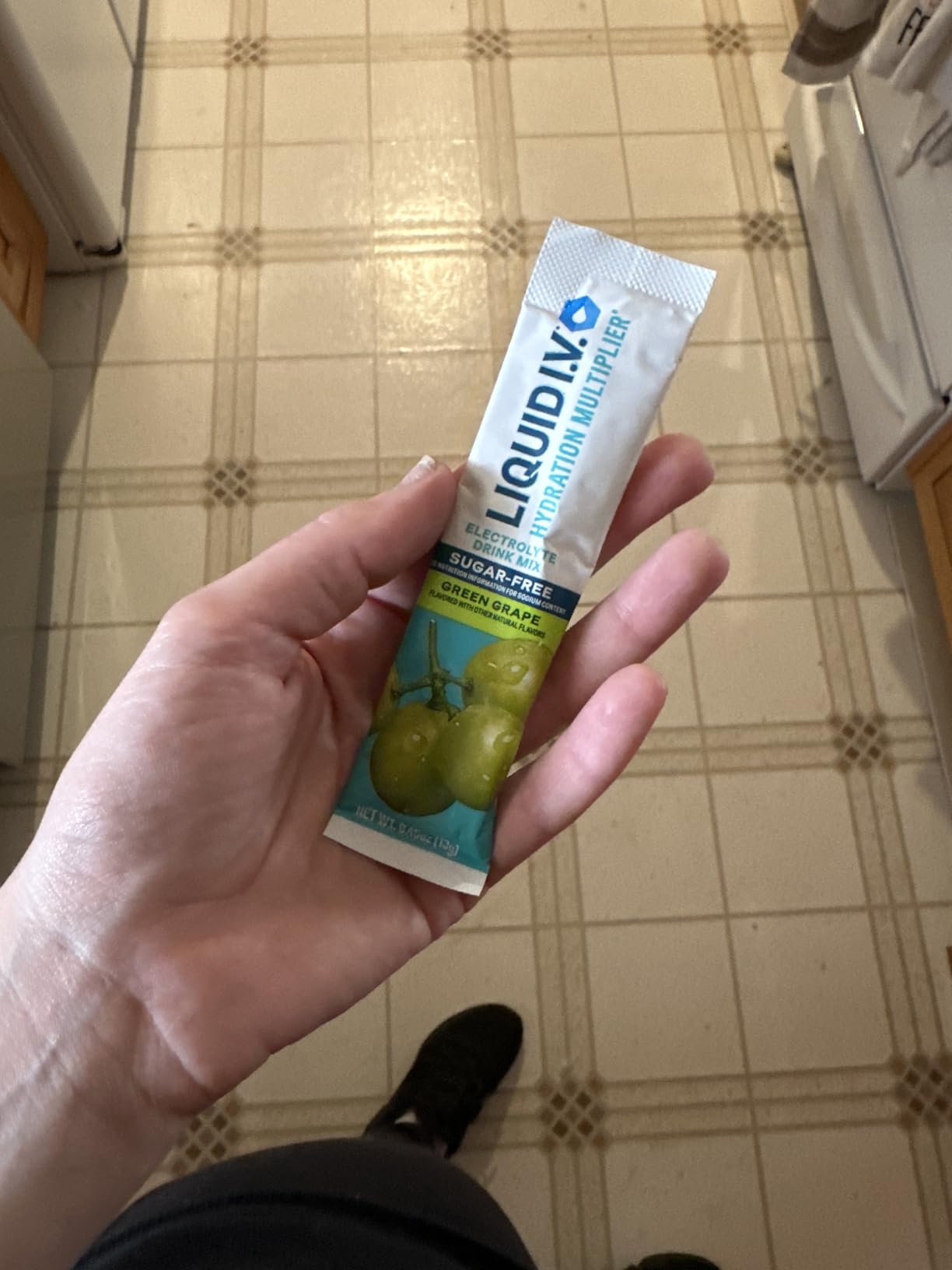 Liquid I.V. Hydration Multiplier Sugar-Free Variety Pack - Raspberry Melon, Lemon Lime, White Peach, Green Grape, 16 Servings customer photo 2