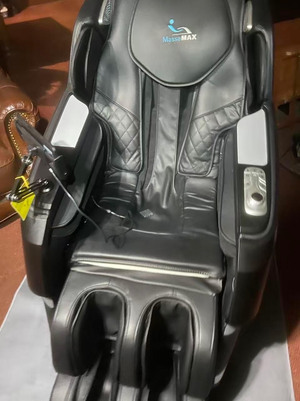 MassaMAX MT339 4D Massage Chair Full Body Recliner, OTA Update, Deep Black customer photo 1