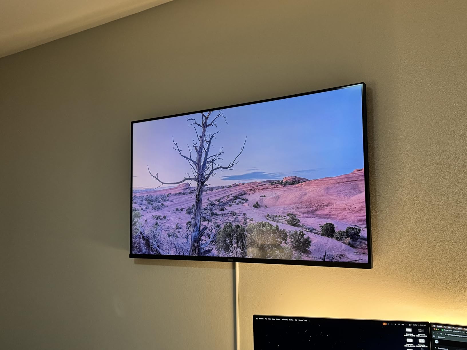 Smart TV - 55-Inch Pro Series 4K QLED RokuTV with Backlit Roku Voice Remote Pro, Dolby Vision IQ, 120Hz Refresh Rate - Live Local News, Sports, Gaming customer photo 1