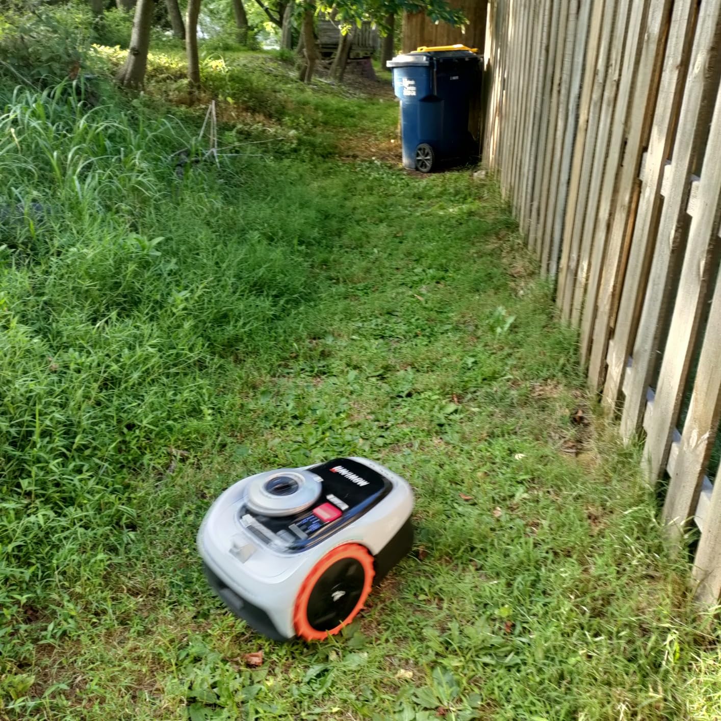 Segway Navimow i105N Robot Lawn Mower Perimeter Wire Free 1/8 Acre RTK+Vision Robotic Lawnmower, AI-Assisted Mapping, Virtual Boundary, APP Control customer photo 2