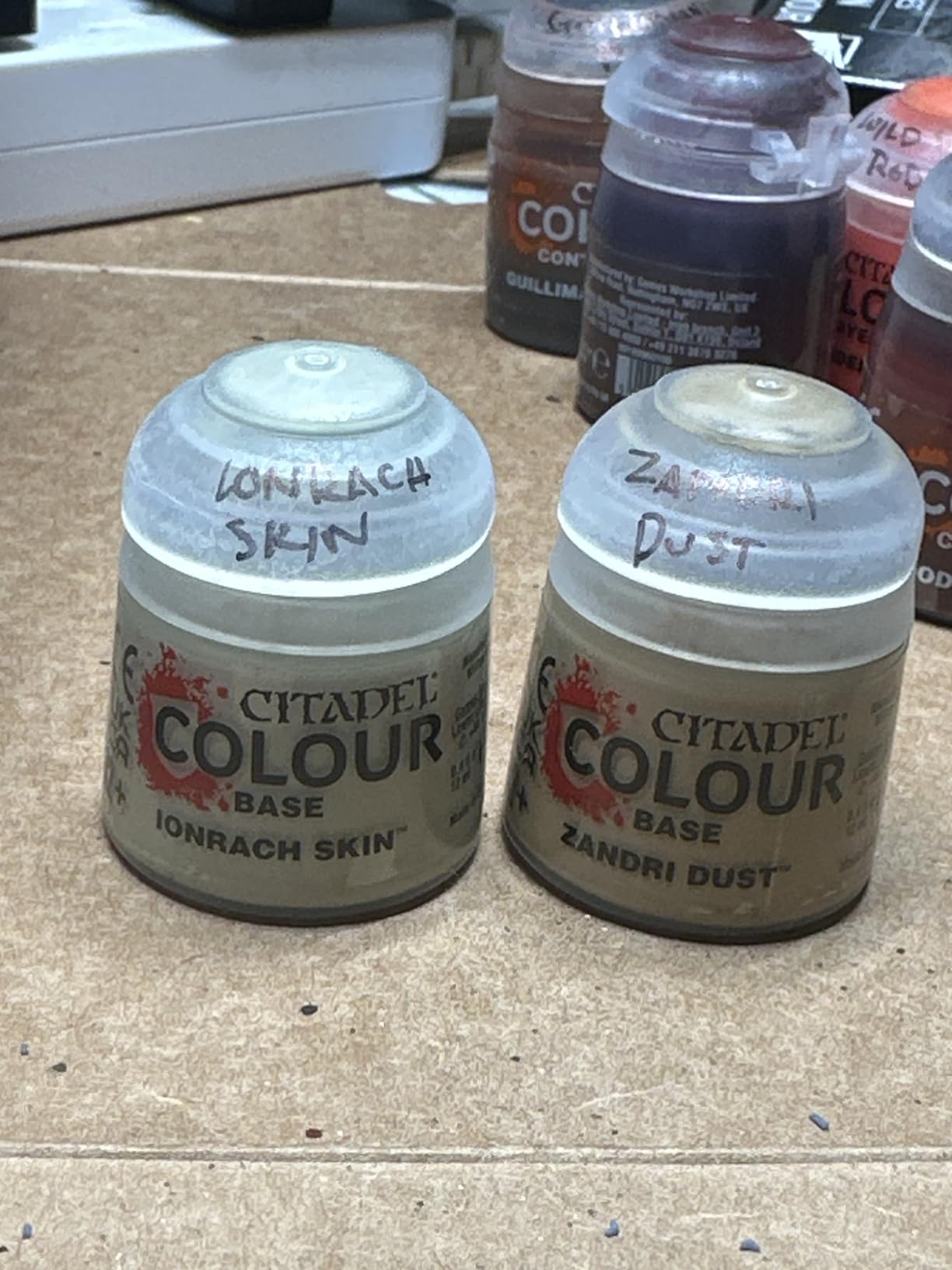 2400RPM Vortex Mixer Model Paint Shaker Mix Up to 100ML Adjustable Speed for Hobby Acrylic Paints, Nail Polish, Pigment, Eyelash Glue Adhesives, Testing Tubes customer photo 2