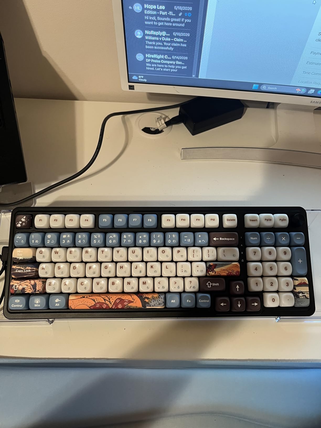 Redragon K686 PRO 98 Keys Wireless Gasket RGB Gaming Keyboard, 3-Mode Win/Mac Mechanical Keyboard w/5-Layer Noise Dampening, Dedicated Knob Control & Hot-Swap in Linear Red Switch, Blue Himmel Color customer photo 1