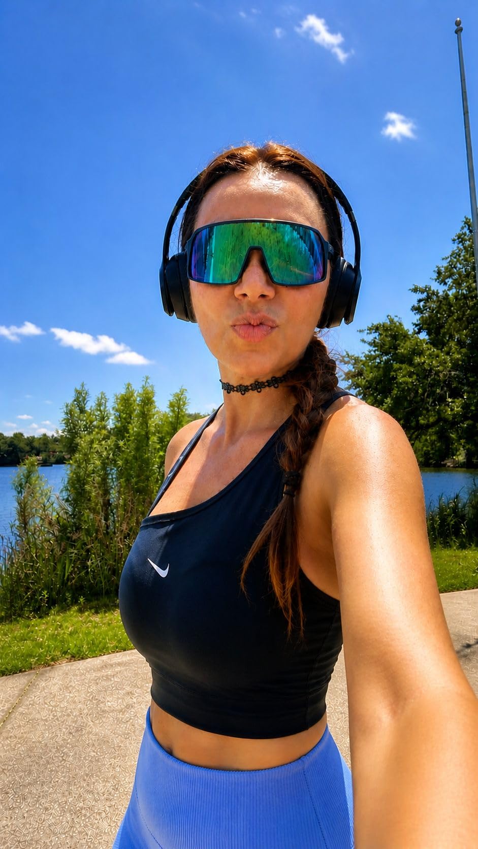 Beats Solo 4 - Wireless On-Ear Bluetooth Headphones, Up to 50-Hour Battery Life, Ultra-Lightweight Comfort, Powerful and Balanced Sound, Apple & Android Compatible - Cloud Pink customer photo 2