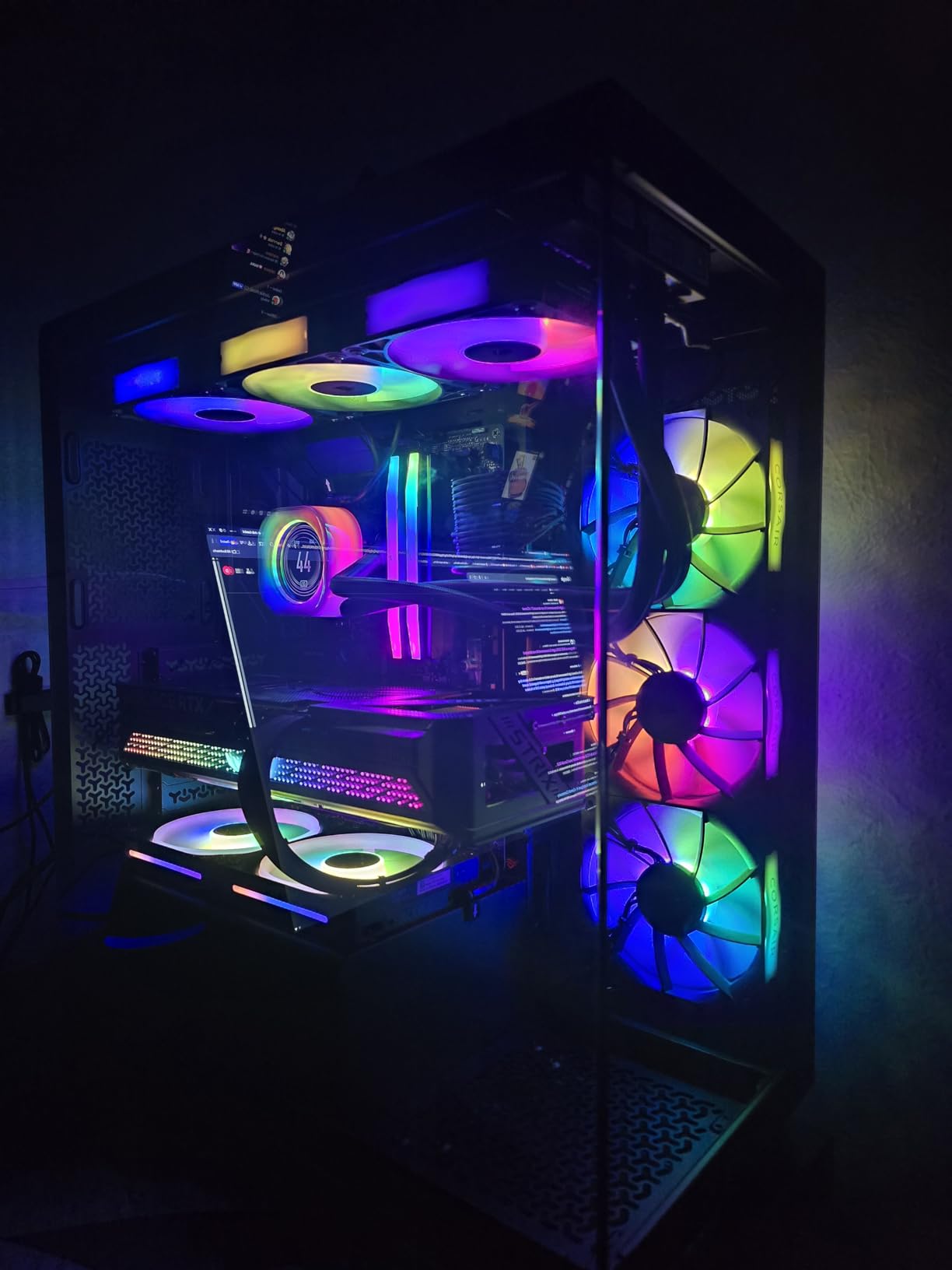 CORSAIR iCUE Link 3500X RGB Mid-Tower ATX PC Case - Panoramic Tempered Glass - Reverse Connection Motherboard Compatible - 3X CORSAIR iCUE Link RX120 RGB Fans Included - Black customer photo 1