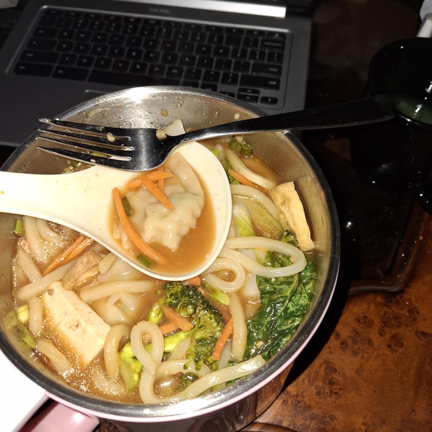 Dezin Hot Pot Electric, Rapid Noodles Cooker, Stainless Steel Electric Pot 1.6 Liter, Perfect for Ramen, Egg, Pasta, Dumpling, Soup, Porridge, Oatmeal with Temperature Control and Keep Warm Function customer photo 1