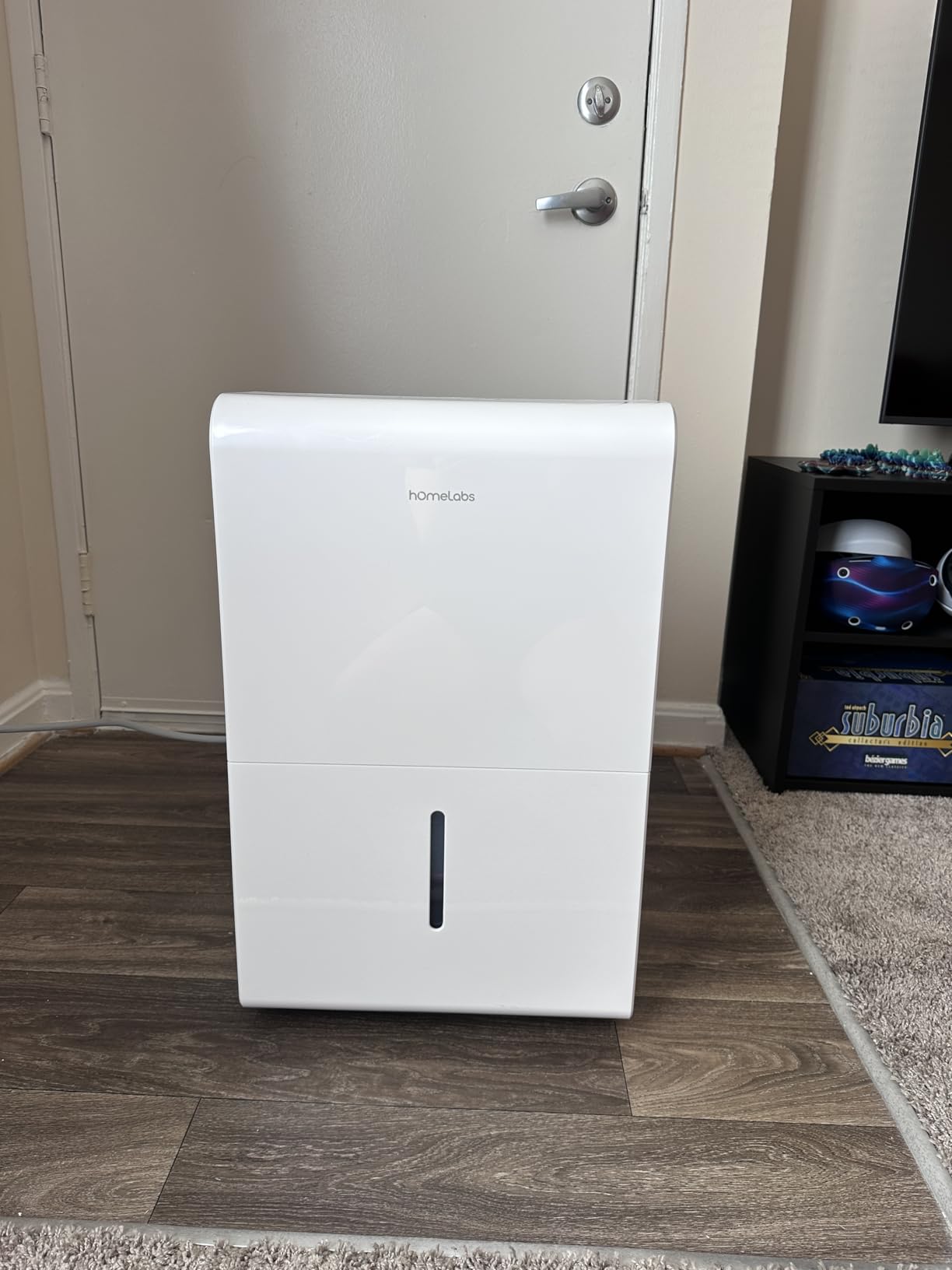 hOmeLabs Dehumidifier 7,000 Sq Ft Wi-Fi (50 Pint MAX 120 Pint at 95°F, 90% RH) for Home, Office, Basements with Powerful Moisture Removal, Humidity Control, Auto Shut-off, Quiet Operation customer photo 2