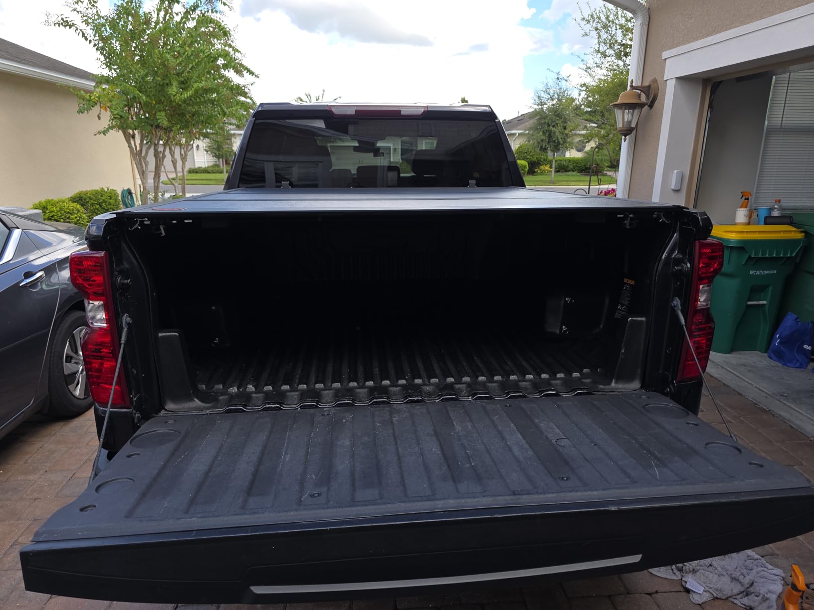 Rough Country Hard Low Profile Tri-Fold Tonneau Cover for Chevy Silverado & GMC Sierra 1500 (2019-2026) - Flush Mount Aluminum Bed Cover, Fits 5'10 Short Bed customer photo 2
