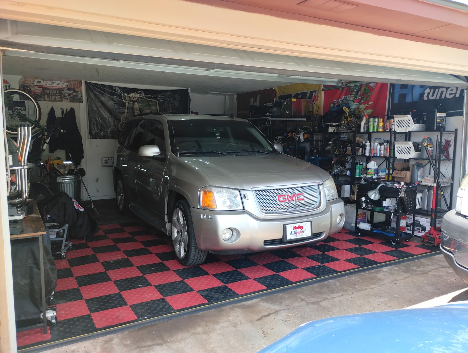 VEVOR Garage Floor Tiles 12 x 12 x 0.53 inch, Interlocking Design Ease of Installation Double-Sided Texture Non-Slip Sturdiness, for Garages, Basements, Repair Shops, Graphite Gray, 50 Pack customer photo 1