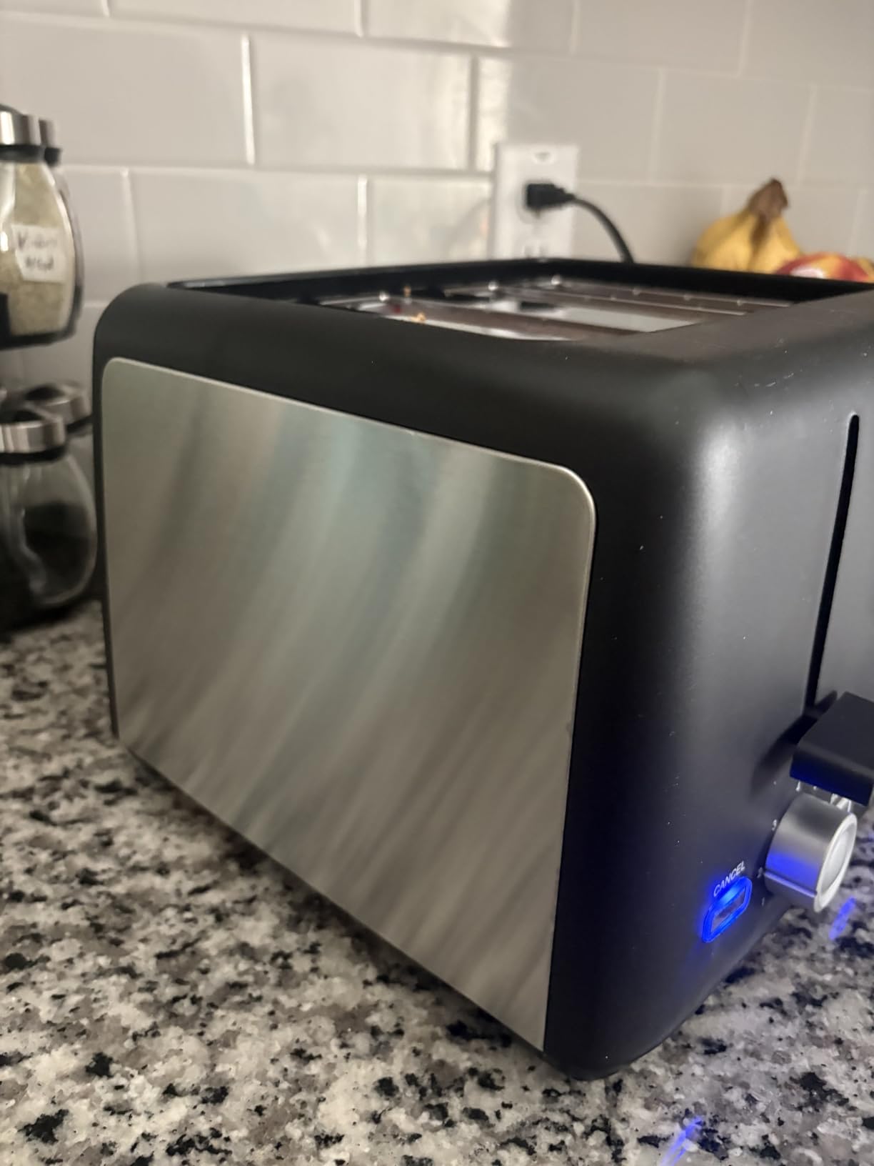 Amazon Basics 4 Slice Toaster, 7 Browning Settings, Extra Wide Slots for Bagels and Specialty Breads, Removable Crumb Tray, Cancel/Defrost/Bagel Buttons, 1500W, Black & Silver customer photo 2