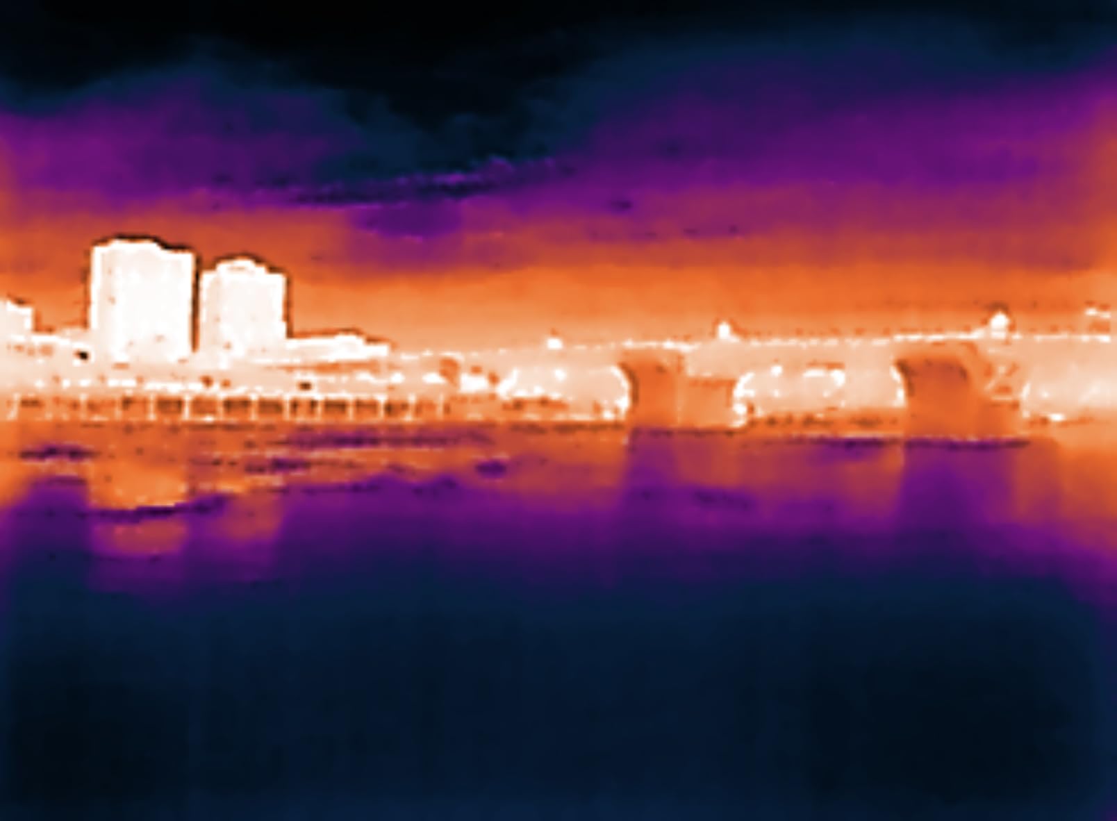 Seek Thermal Nano 300 Thermal Camera for Apple iOS with USB-C Connector, iPhone Thermal Camera, High Resolution 320 X 240 Thermal Imager, 25hz Imaging Frame Rate, -4F~626F customer photo 2