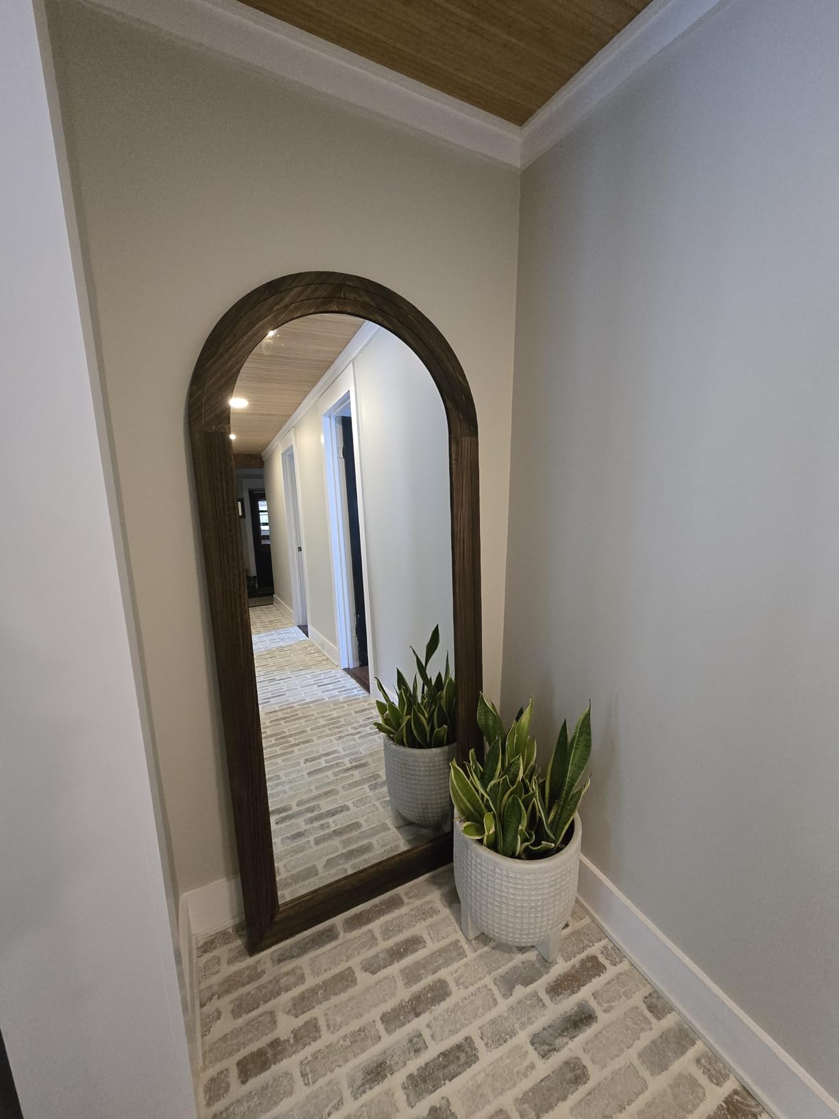 ZHUNFA Arched Full Length Mirror with Solid Wood Frame, 71x32 Farmhouse Wall Mounted Floor Mirror with Stand, Vertical Hanging, Leaning Standing for Bedroom, Living Room, Brown customer photo 1