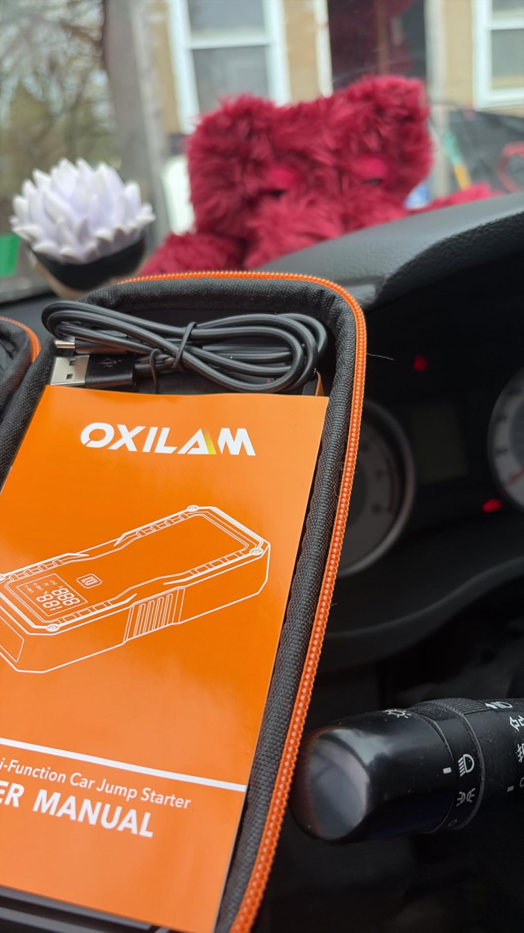 OXILAM Jump Starter 6000A for All Gas/12L Diesel, Car Battery Jumper Starter Portable, 12V Lithium Jump Box with Jumper Cables, LED Display, LED Light, Power Bank with USB, Type C Port customer photo 1
