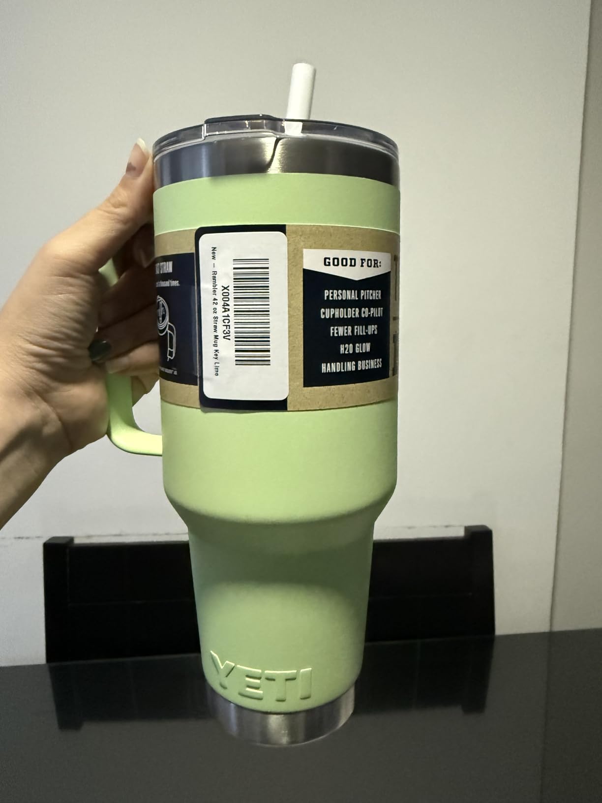 YETI Rambler 42 oz Tumbler with Handle and Straw Lid, Travel Mug Water Tumbler, Vacuum Insulated Cup with Handle, Stainless Steel, Key Lime customer photo 1