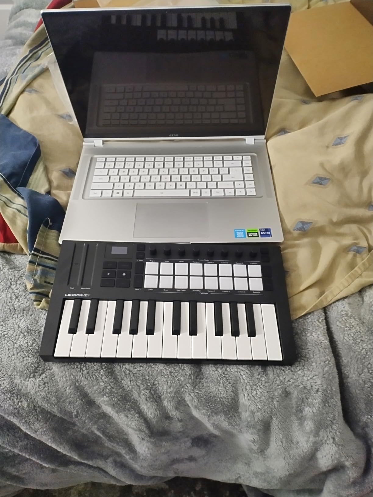 Novation Launchkey 61 MK4 - 61 key Semi-Weighted, USB, MIDI Keyboard Controller with DAW Integration. Chord & Scale Modes, 8 Drum Pads, & Arpeggiator - Includes Software Bundle for Music Production customer photo 1