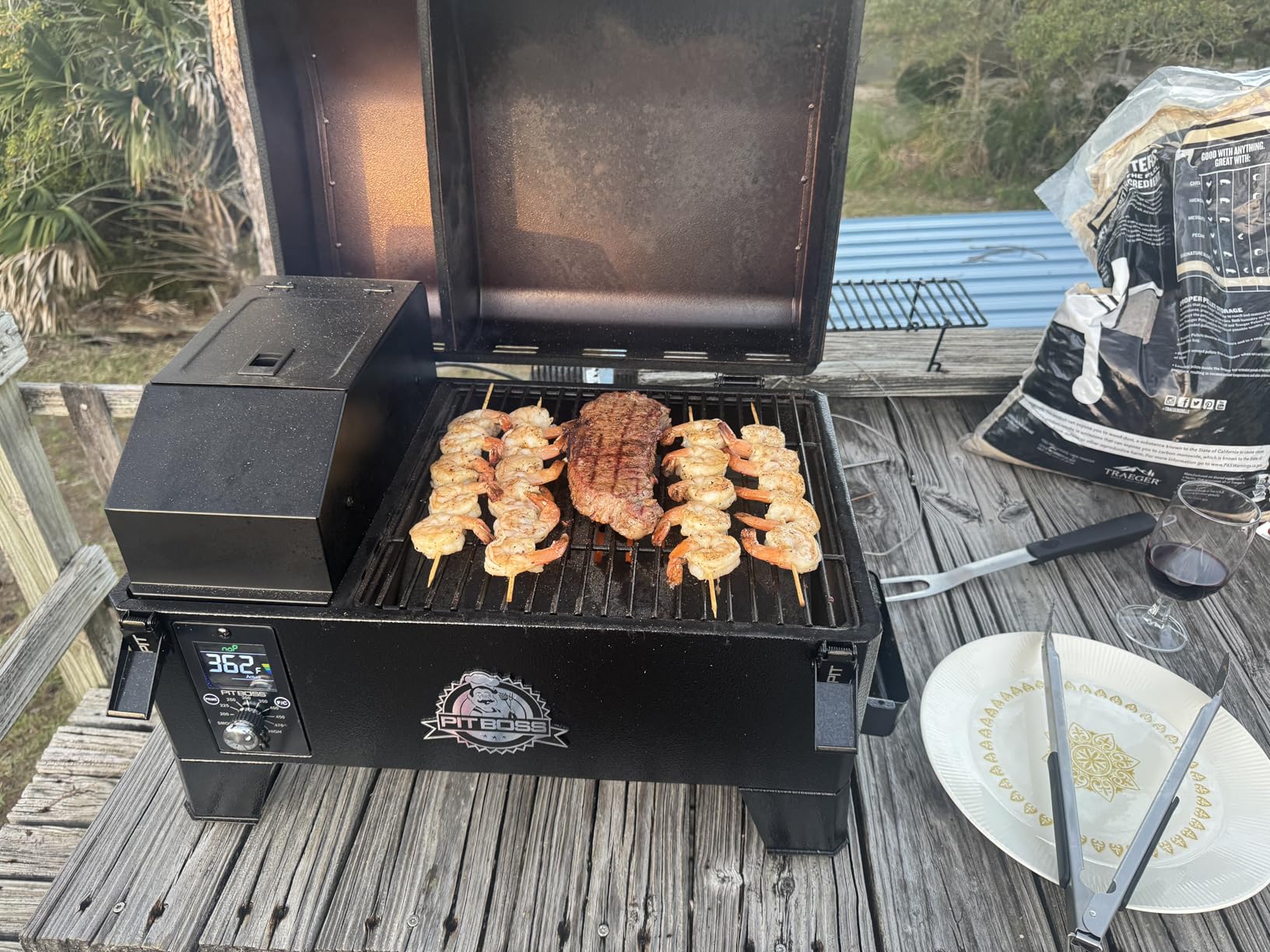 Pit Boss 150 Wood Pellet Grill & Smoker with Flame Broiler 256-Sq. In. Cooking Space, 180-DegreeF to 500-DegreeF Temperature Range, 7 lb. Pellet Hopper, for Tailgating, Camping, or Travel, Black customer photo 2
