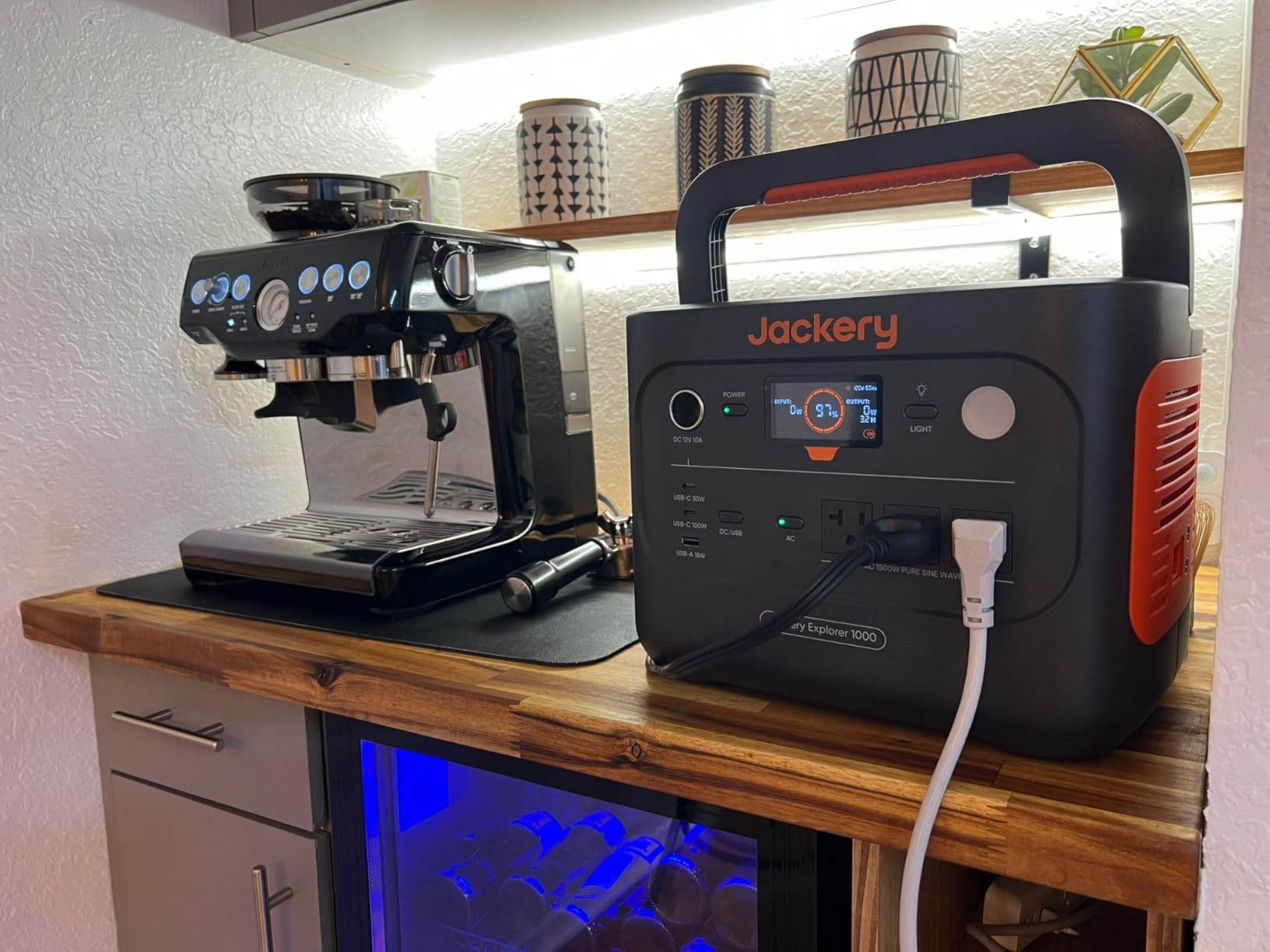 Jackery Explorer 1000 v2 Portable Power Station, 1070Wh LiFePO4 Battery, 1500W AC/100W USB-C Output, 1 Hr Fast Charge, Solar Generator for Camping, Emergency, RV, Off-Grid Living customer photo 1