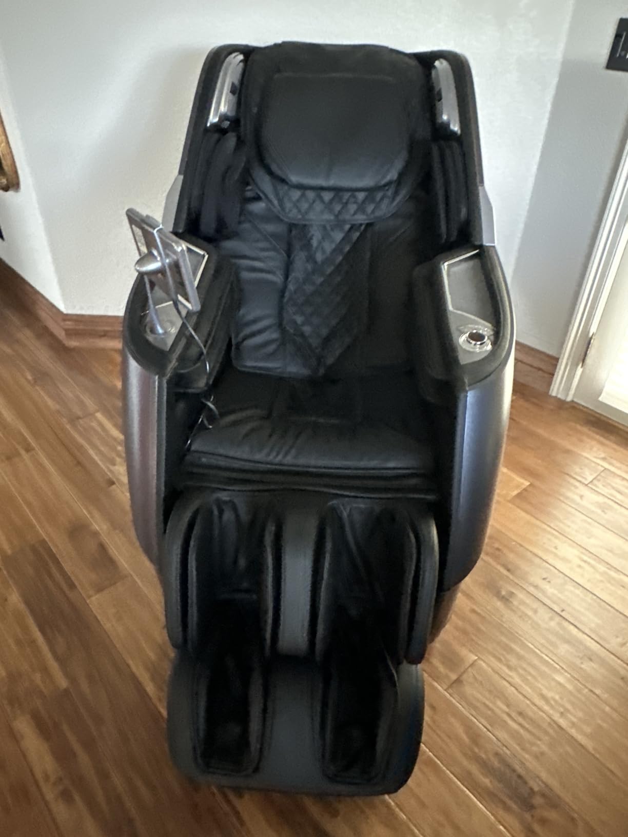 HealthRelife 4D Massage Chair Full Body Zero Gravity Recliner - 55 S+L Track,20 Auto Modes,11 Massage Technique,40 Airbags Massage,with Yoga Stretch,APP Control,Negative Oxygen Ions(Grey) customer photo 1