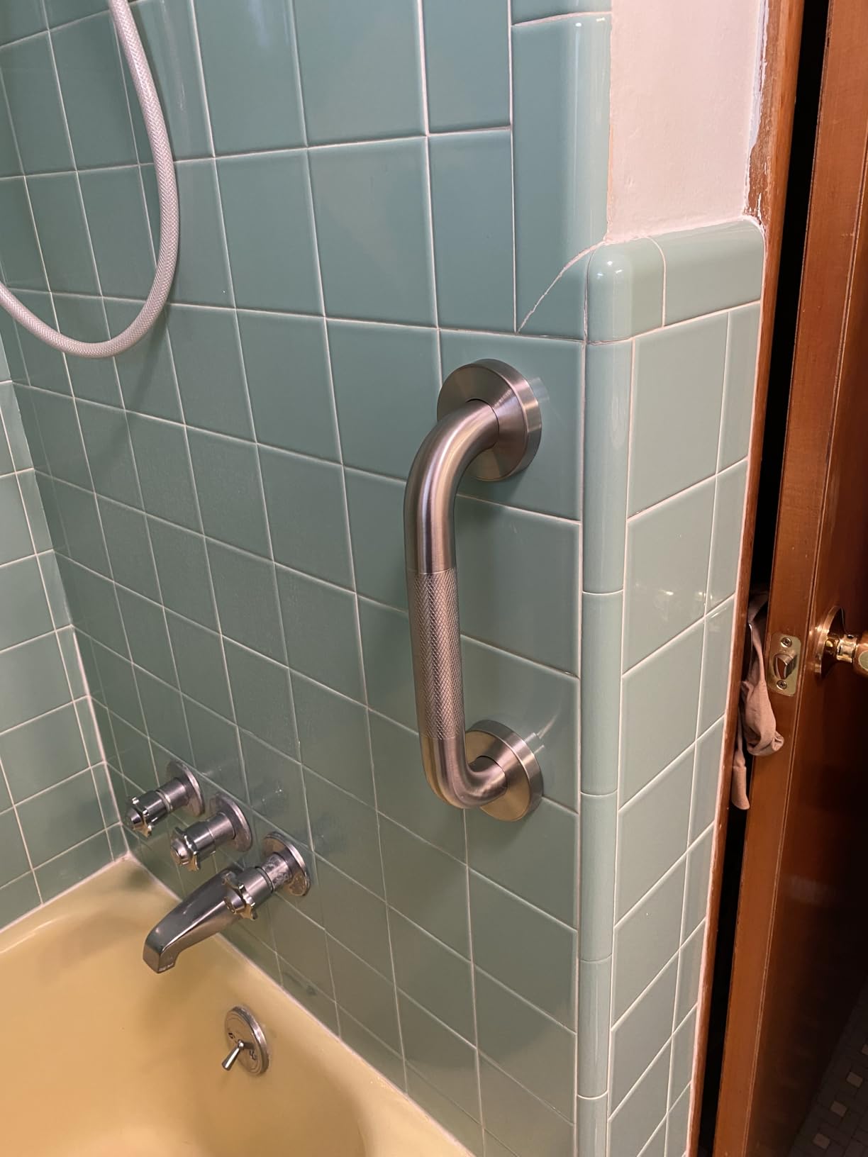 12 Inch Shower Grab Bar for Seniors, 1.25'' Diameter 304 Stainless Steel Heavy Duty Anti-Slip Bathroom Safety Handicap Grab Bar for Shower, Bathtub & Toilet Support, Wall Mounted, Supports 500lbs customer photo 1
