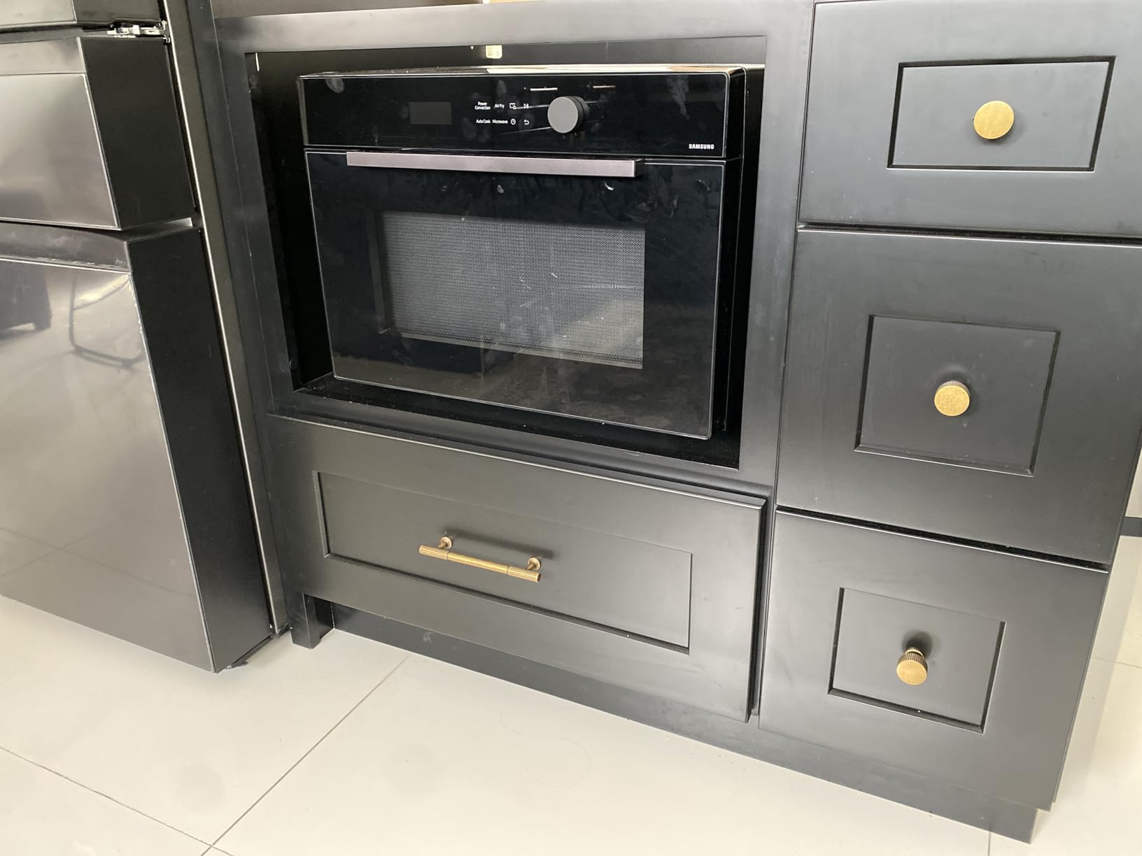 SAMSUNG 1.2 cu. ft. Countertop Convection Microwave with Air Fry, Black Glass, MC12DB8700CKAA customer photo 1