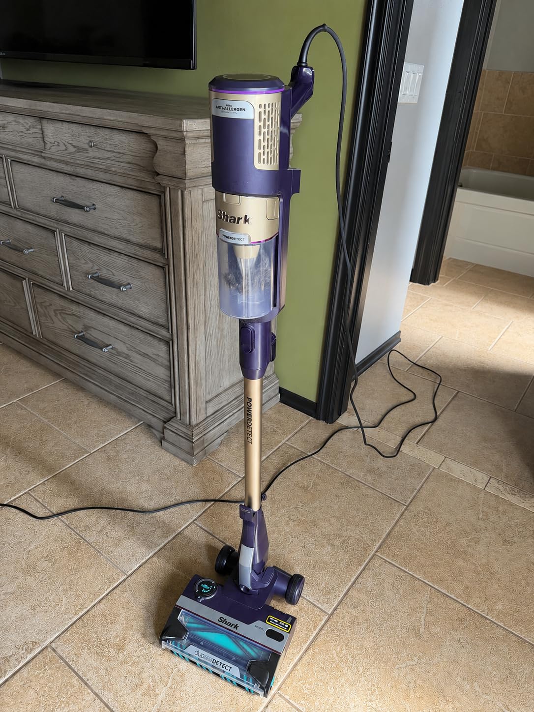 Shark PowerDetect Corded Stick Vacuum, Self-Cleaning, Eggplant, HZ4002 customer photo 2