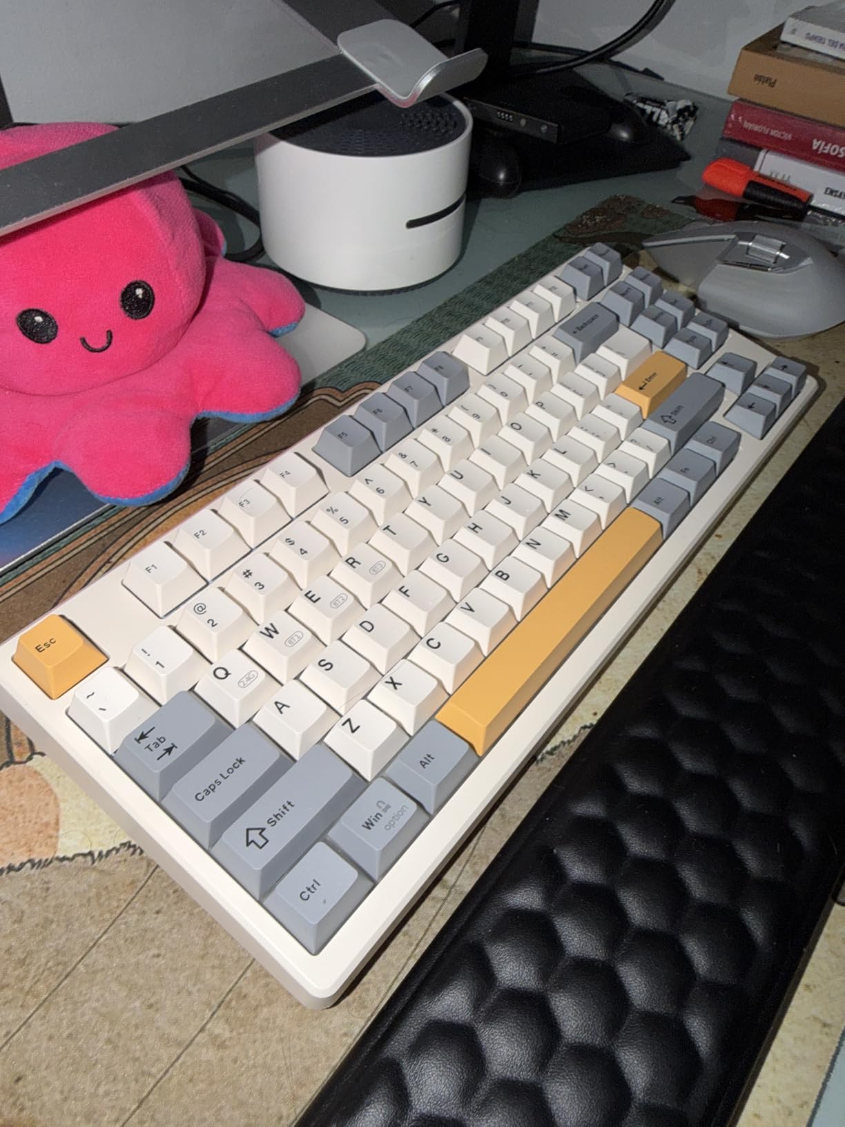 Kisnt KN85 Wireless Mechanical Keyboard, 75% Layout, Bluetooth/2.4GHz/USB-C, Custom RGB Backlit, Hot-Swappable Linear Switch, Creamy Sound for Gaming/Typing (Retro Beige) customer photo 1