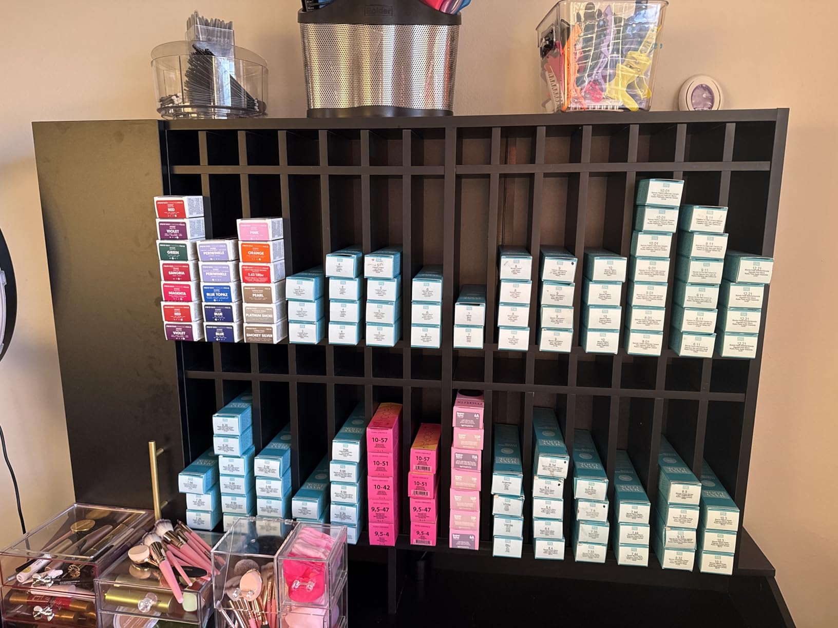 OmySalon Wall Mounted Salon Station, Cabinet with Hair Color Rack, Salon Color Rack Organizer with Adjustable Shelves, Barber Hair Dye Display for Hair Stylist, White customer photo 1