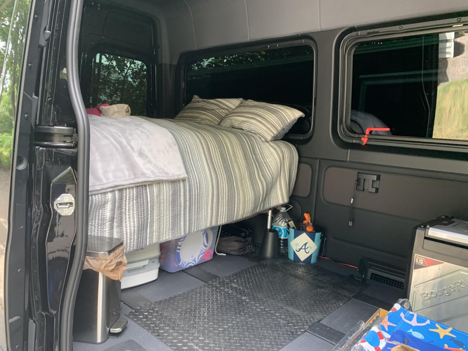 Umbrauto Built-in Pump Air Mattress for 5.5-5.8ft Full Size Short Truck Bed, Inflatable Camping Airbed with Rechargeable Cordless Pump for Truck Tent Camper customer photo 2