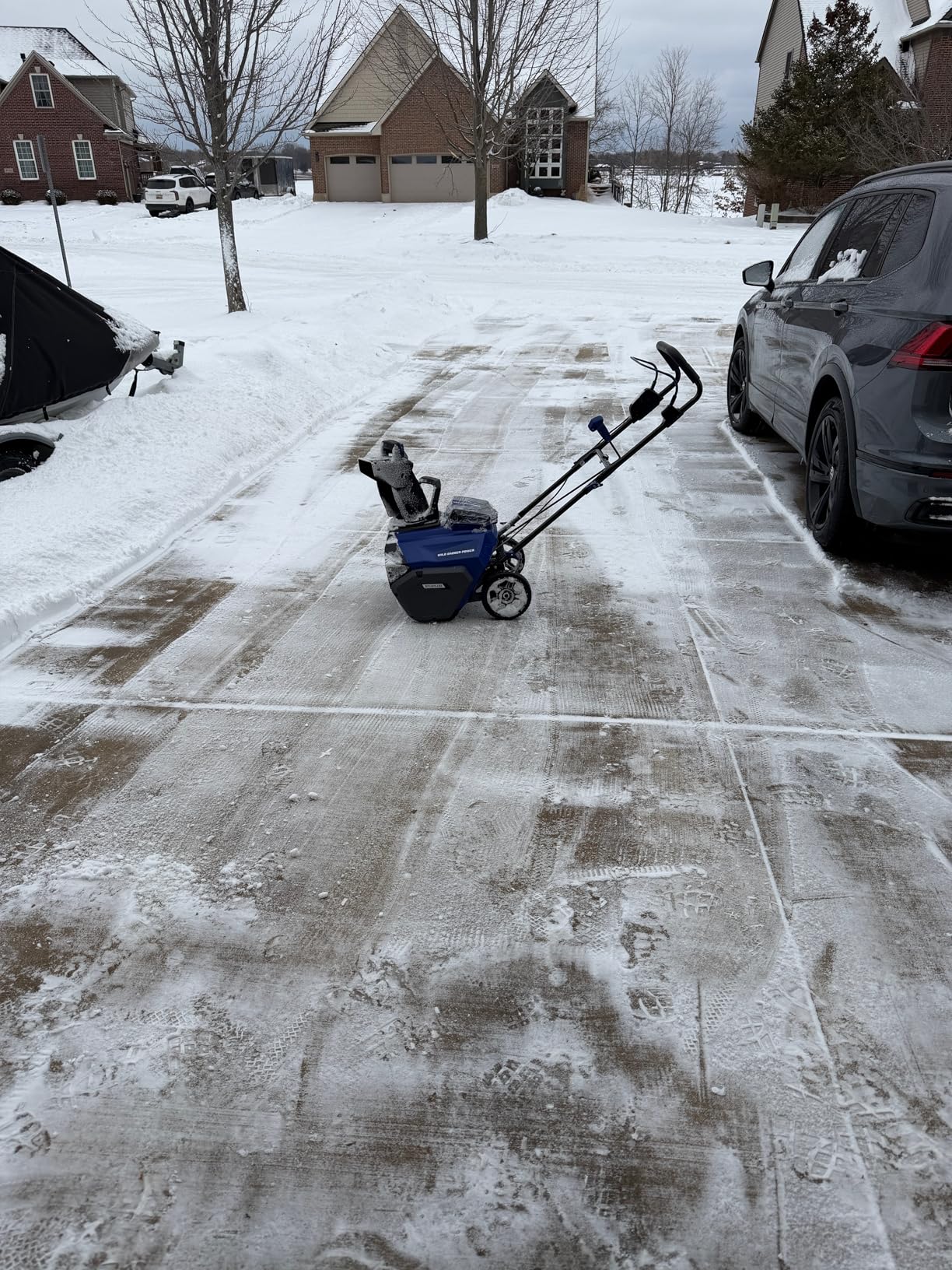 Wild Badger Power 40V 20-Inch Brushless Cordless Electric Snow Blower | 20-in width, 10-in intake and up to 26-ft throw customer photo 2