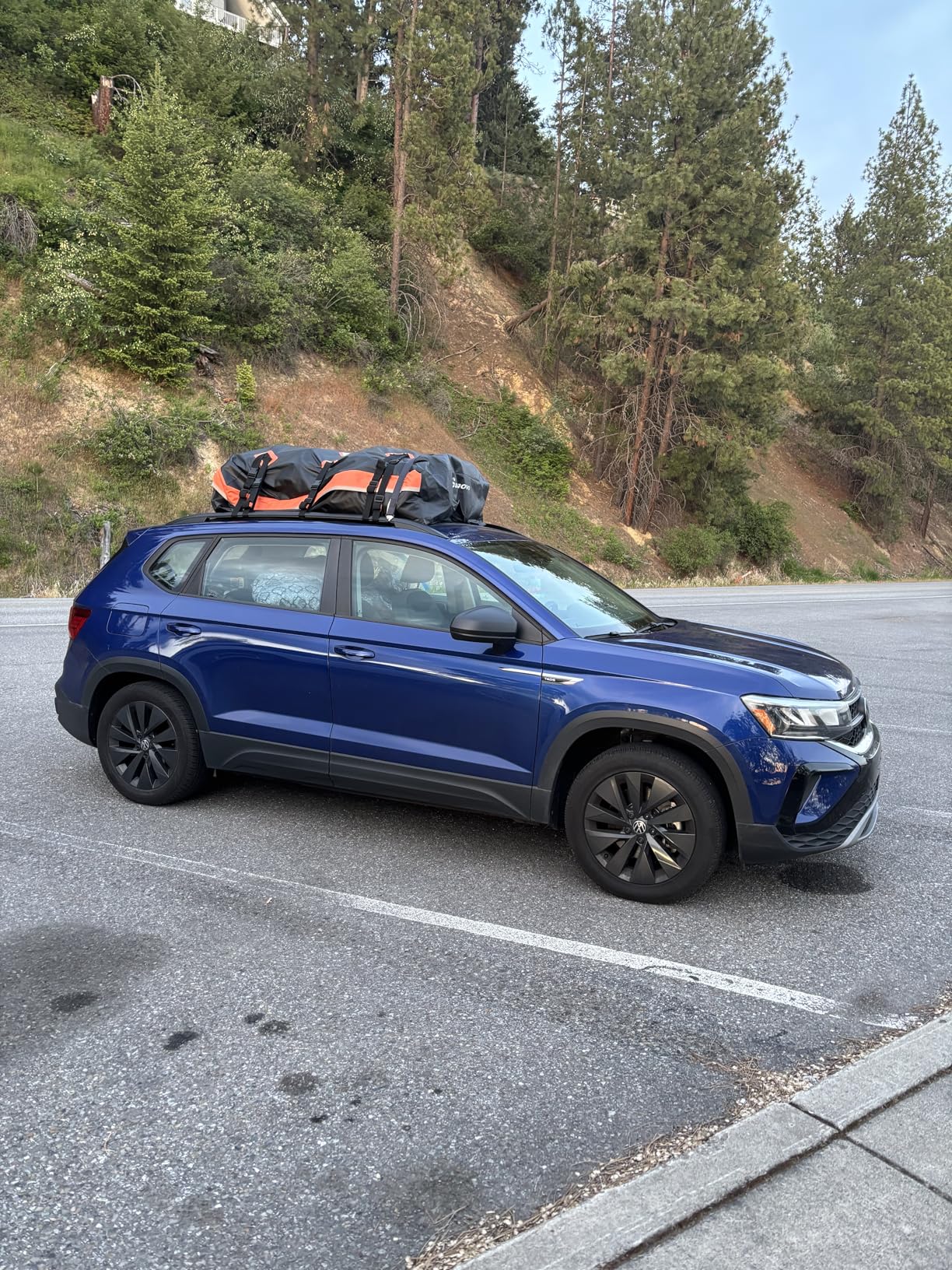 Sailnovo Car Rooftop Cargo Carrier 21 Cubic Feet, Waterproof 1000D PVC Car Roof Bag with Anti-Slip Mat, Combination Lock, Storage Bag, Door Hooks & Tie-Down Strap fit Vehicle with/Without Luggage Rack customer photo 1