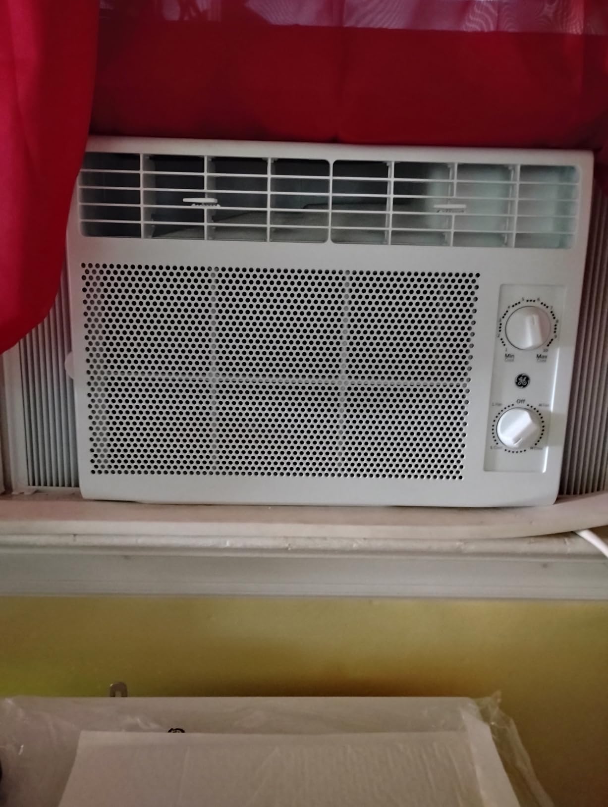 GE Window Air Conditioner 5,000 BTU AC Unit for Small Rooms up to 150 sq ft with Manual Controls & 2 Cooling Modes for Bedroom or Living Room, Easy Install Kit, White customer photo 1