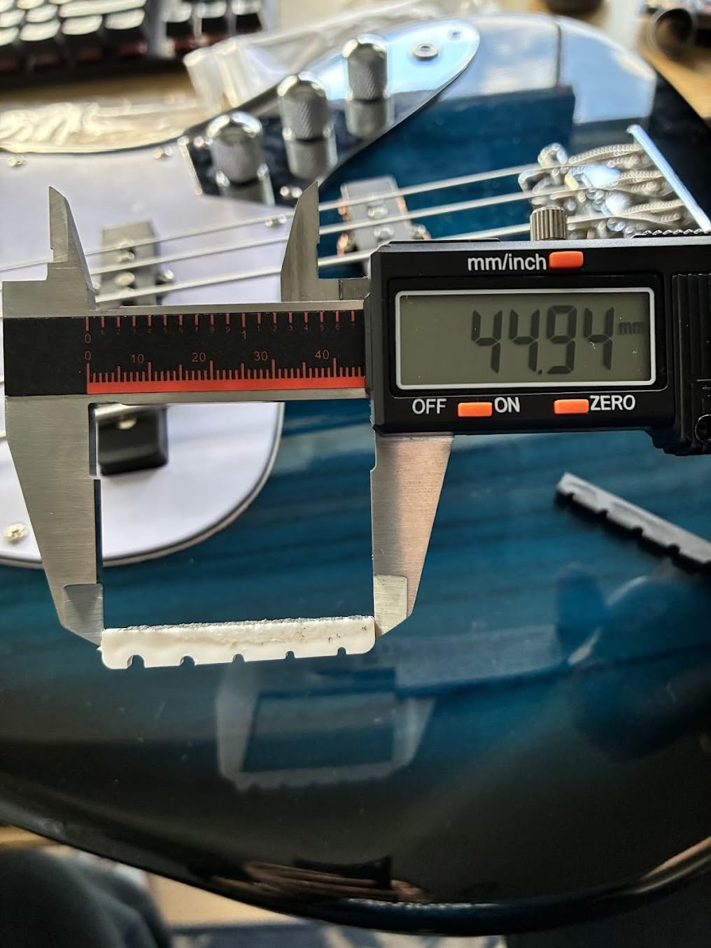 Glarry 5 String Electric Bass Guitar, Full Size Right Handed Rosewood Fretboard Bass Kit with Strap, Cable and Pick (GJazz - Dark Blue) customer photo 1