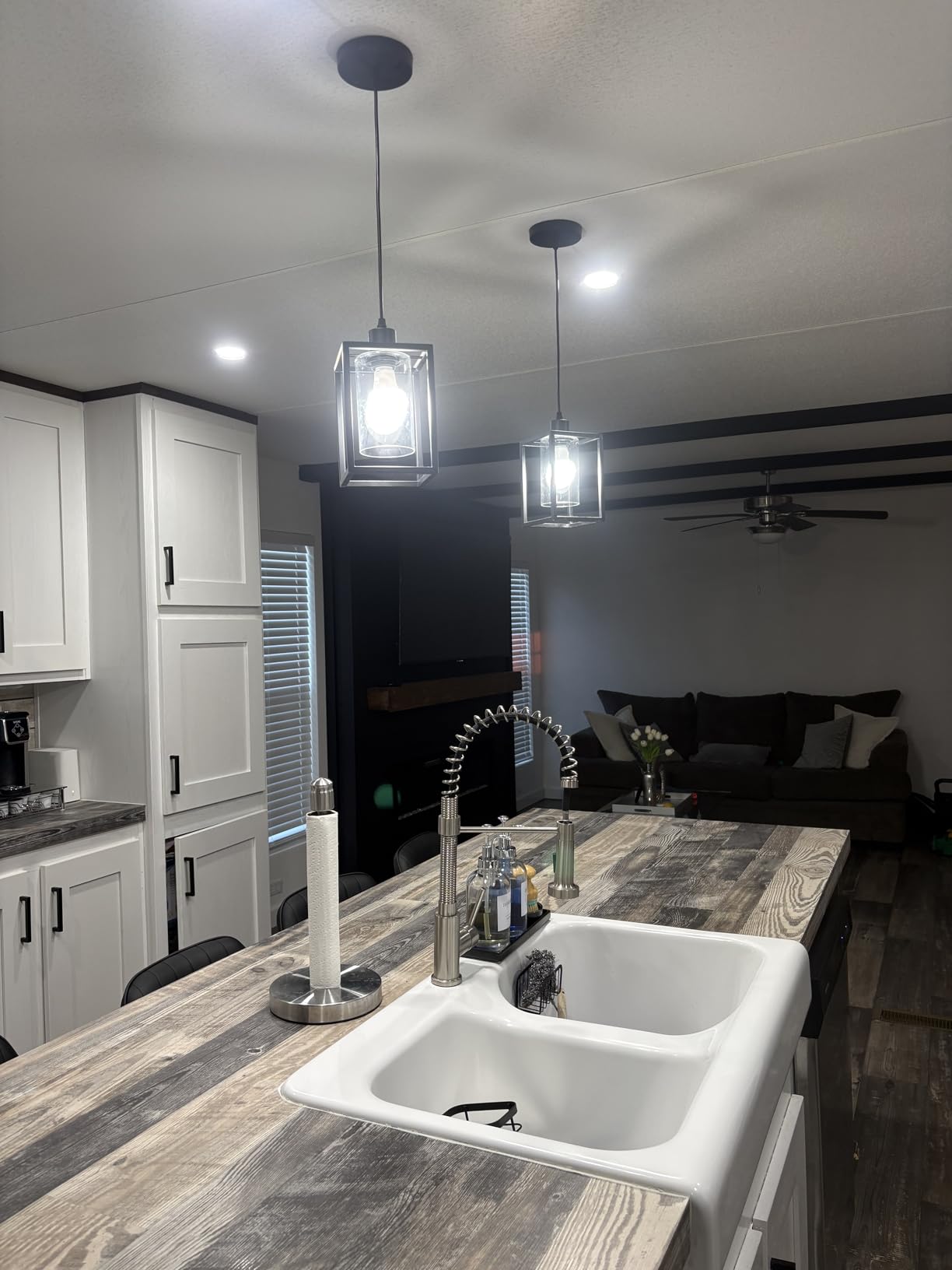 3 Pack Black Pendant Lights for Kitchen Island Industrial Lantern Pendant Light Fixtures with Clear Glass Shade, Farmhouse Adjustable Height Hanging Pendant Lighting for Dining Room customer photo 1