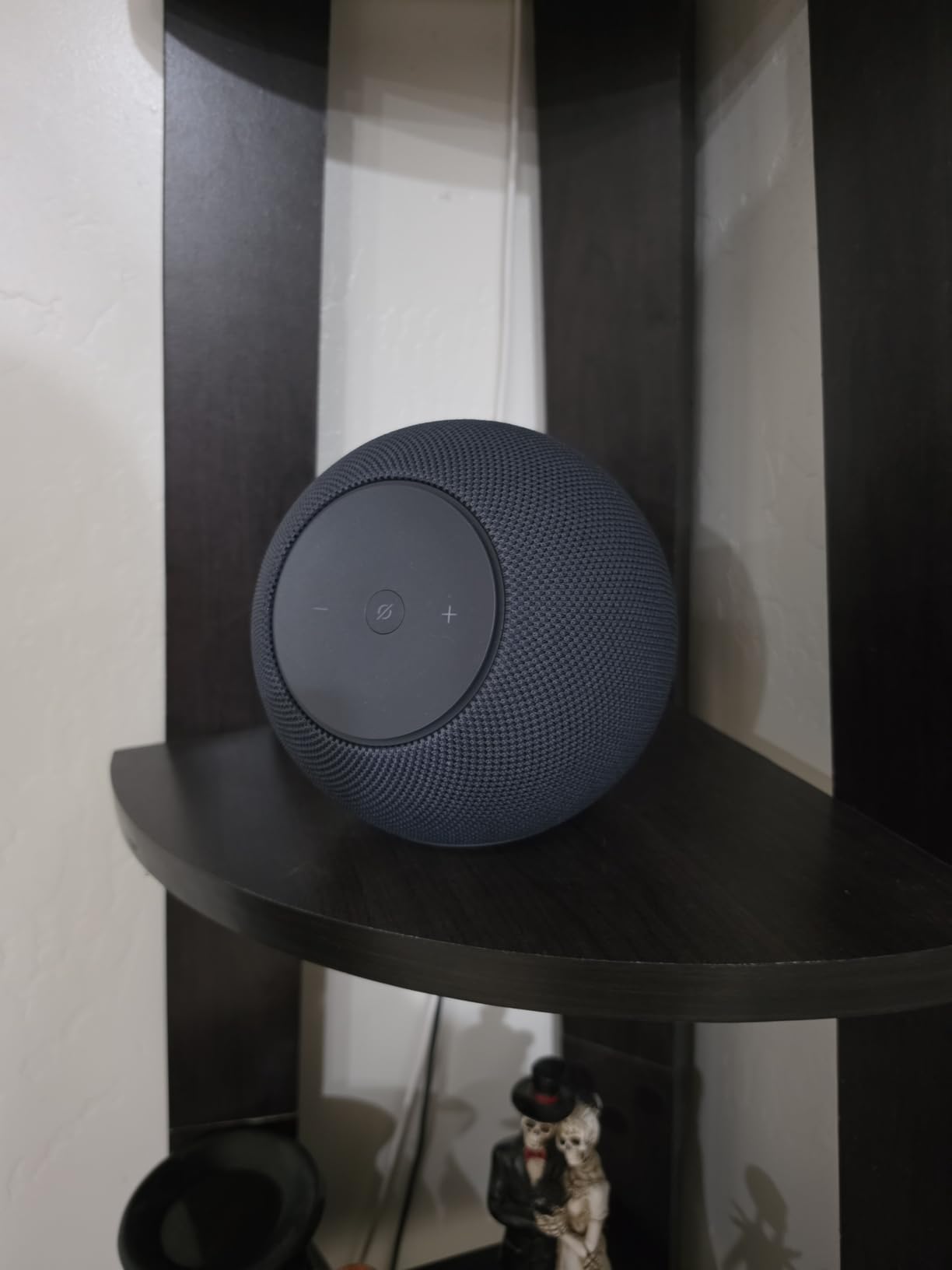 Echo Studio (newest model), Immersive spatial audio and Dolby Atmos, Designed for Alexa+, Graphite customer photo 1