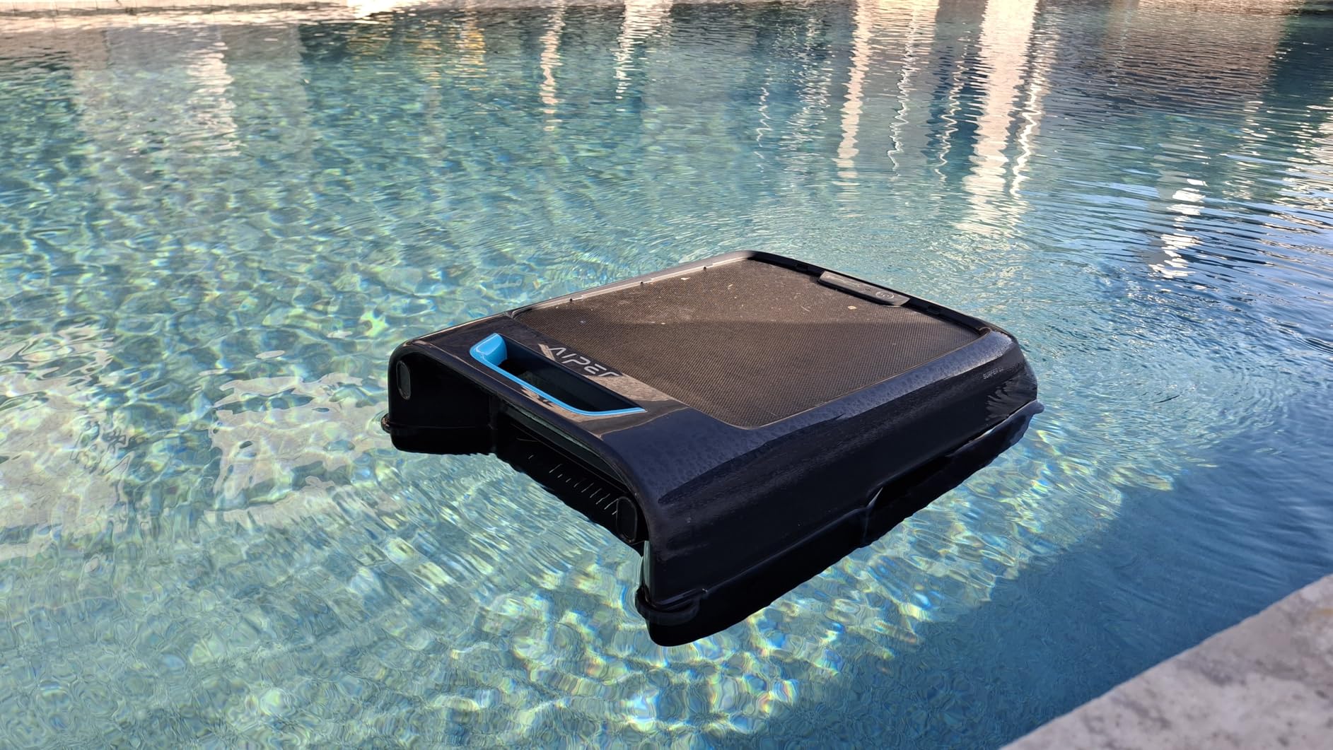 AIPER EcoSurfer S2 Solar Powered Pool Surface Skimmer Robot with APP Support, 24/7 Continuous Cleaning, Dual Charging Modes, Smart Obstacle Avoidance, 150-um Filtration, OTA Upgrade, Gray customer photo 1