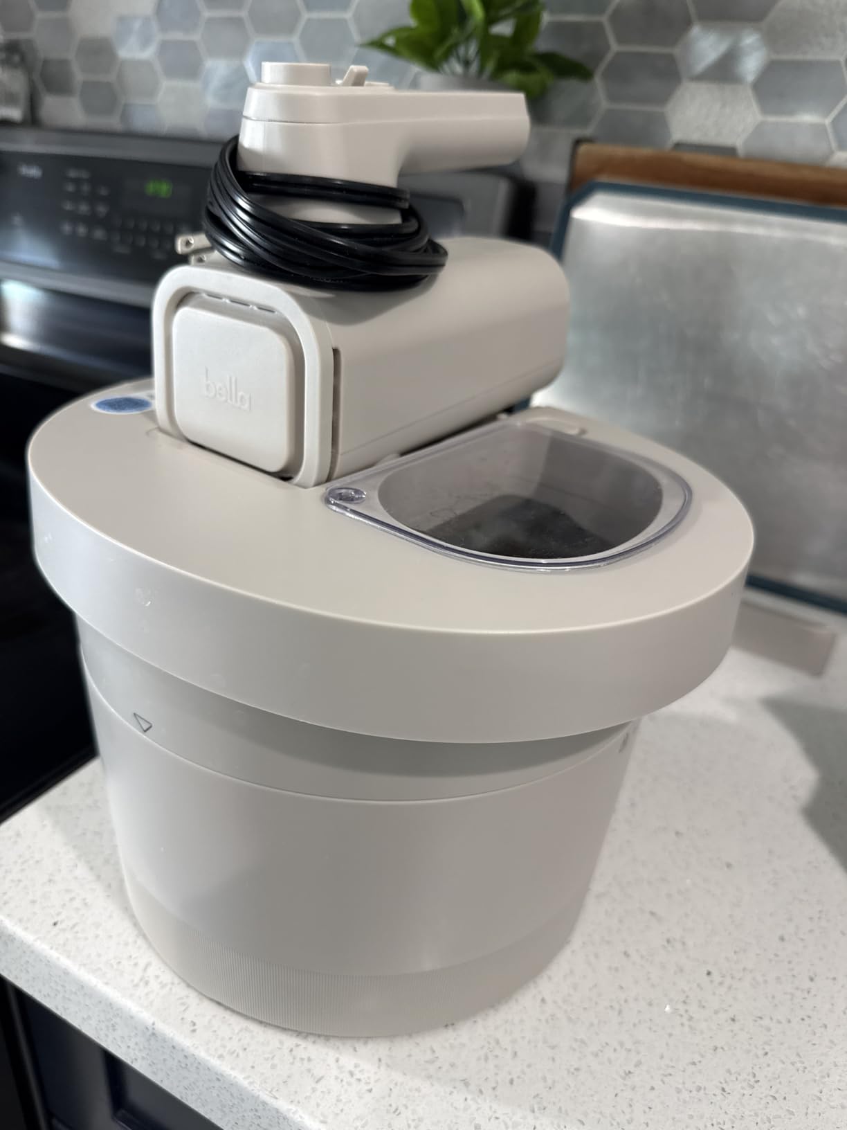 bella 3.5 Qt Hand & Stand Mixer, 2 in 1 Electric Mixer with Bowl, Dough Hook, Whisk & Egg Beater, Multifunctional Handheld Mixer for Baking, 200 Watt, Surf customer photo 1