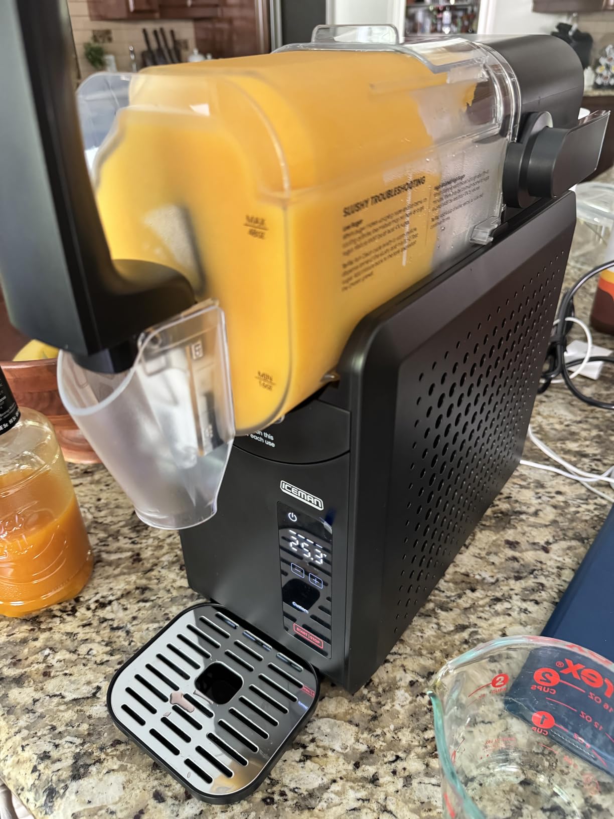 Iceman by Chefman Slush-Ease 68oz Slushie Machine customer photo 2